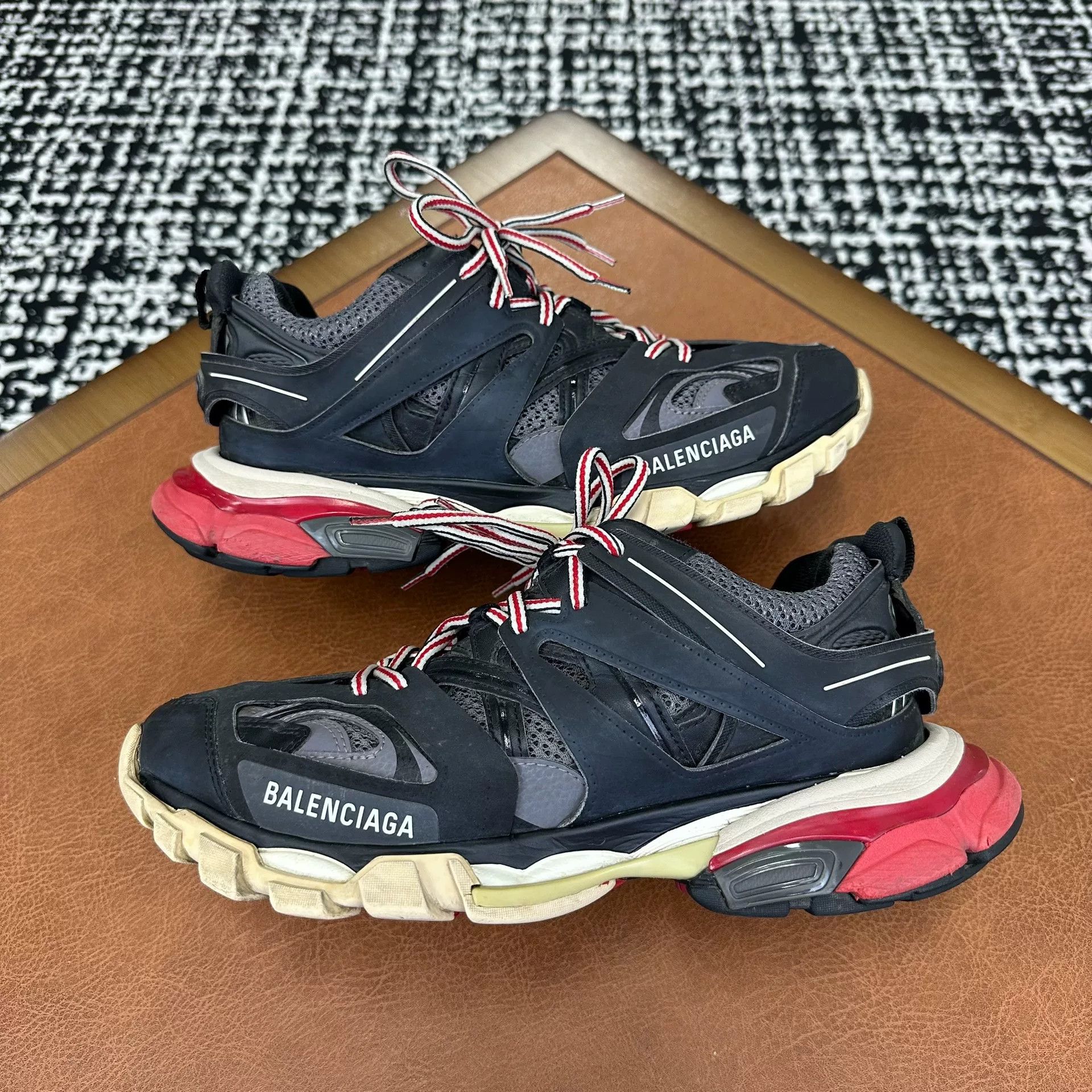 Balenciaga Balenciaga Casual Black Lowtop Sneakers 7 Men Size US 7 / EU 40 - 3 Thumbnail
