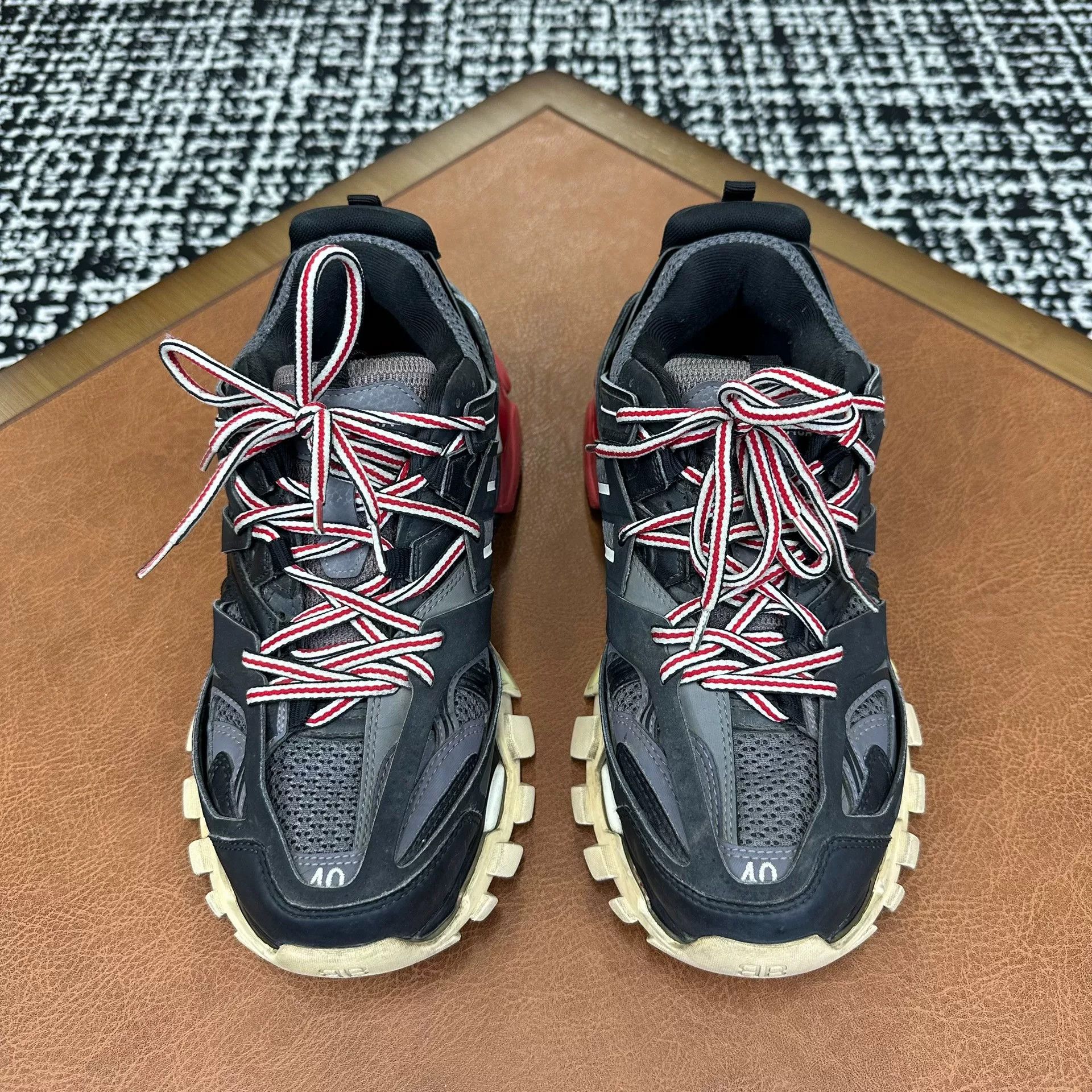 Balenciaga Balenciaga Casual Black Lowtop Sneakers 7 Men Size US 7 / EU 40 - 2 Thumbnail