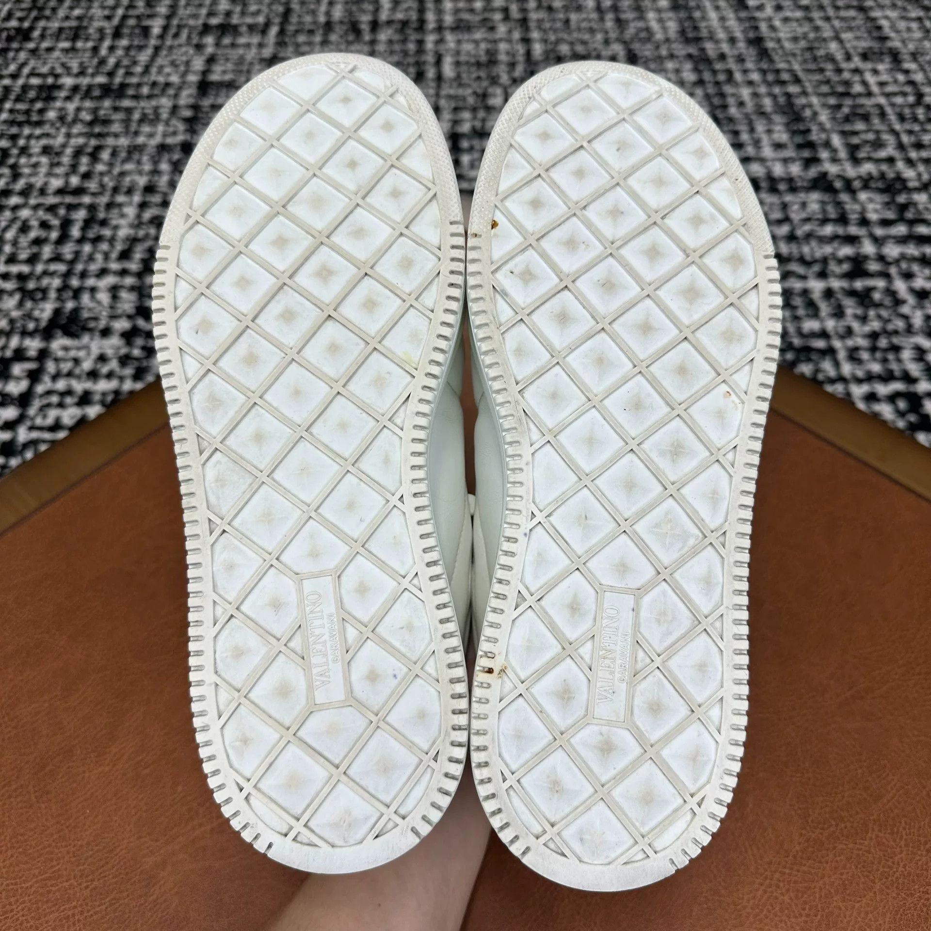 Valentino Valentino White Lowtop Sneakers it_39 Women Size US 9 / IT 39 - 7 Thumbnail