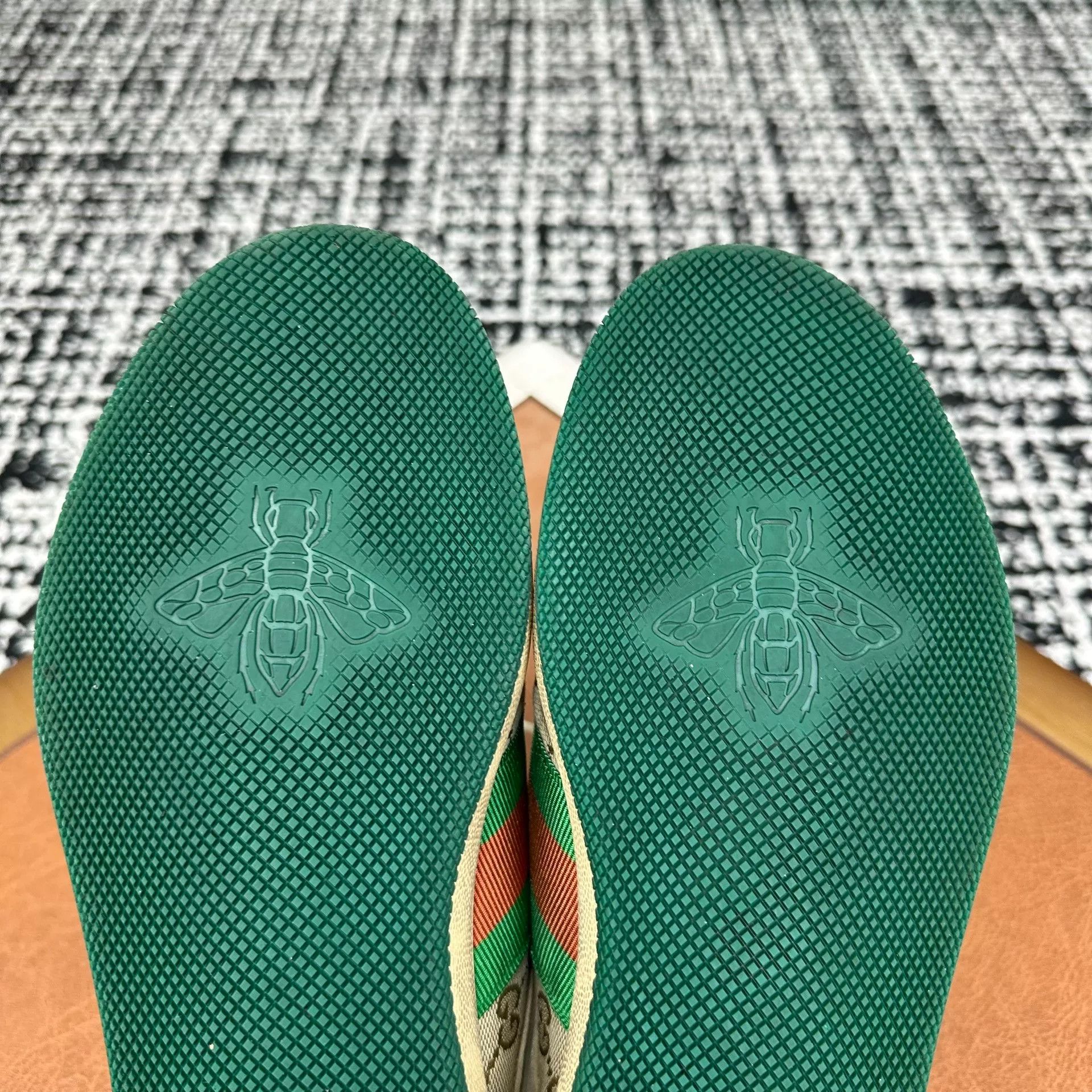 Gucci Gucci Leather Green Lowtop Sneakers 7 Men Size US 7 / EU 40 - 8 Thumbnail