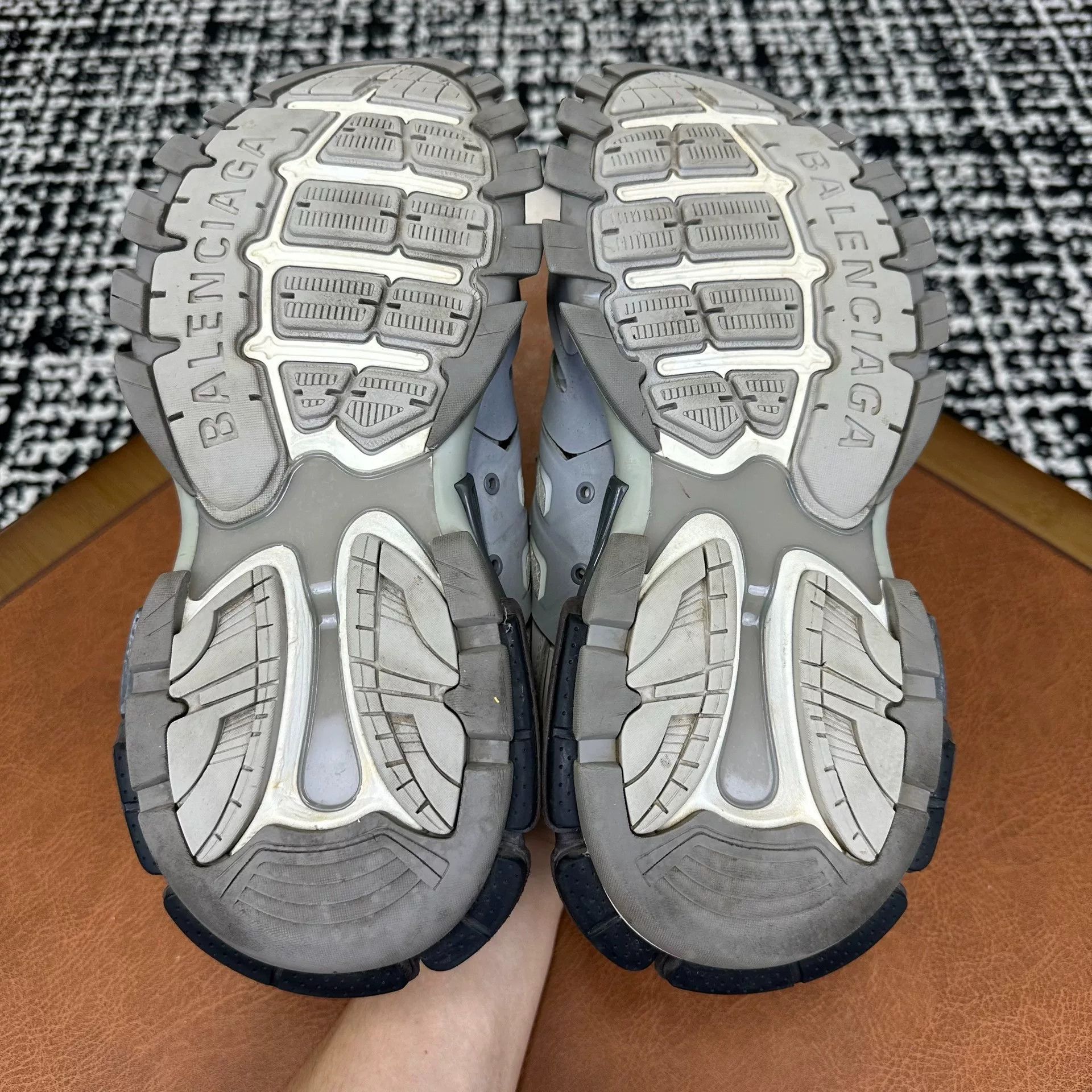 Balenciaga Balenciaga Lowtop Sneakers 7 Men Size US 7 / EU 40 - 7 Thumbnail