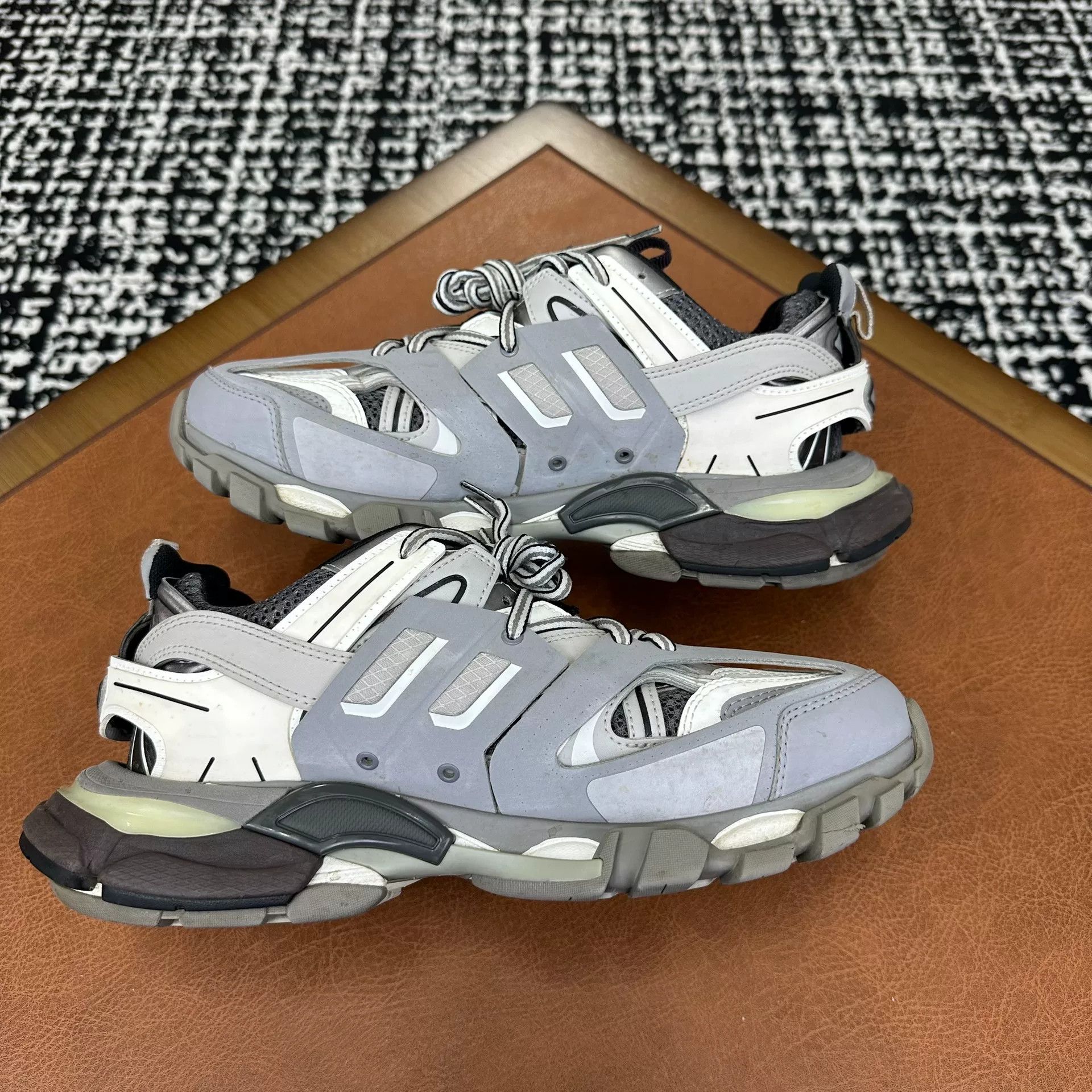 Balenciaga Balenciaga Lowtop Sneakers 7 Men Size US 7 / EU 40 - 5 Thumbnail