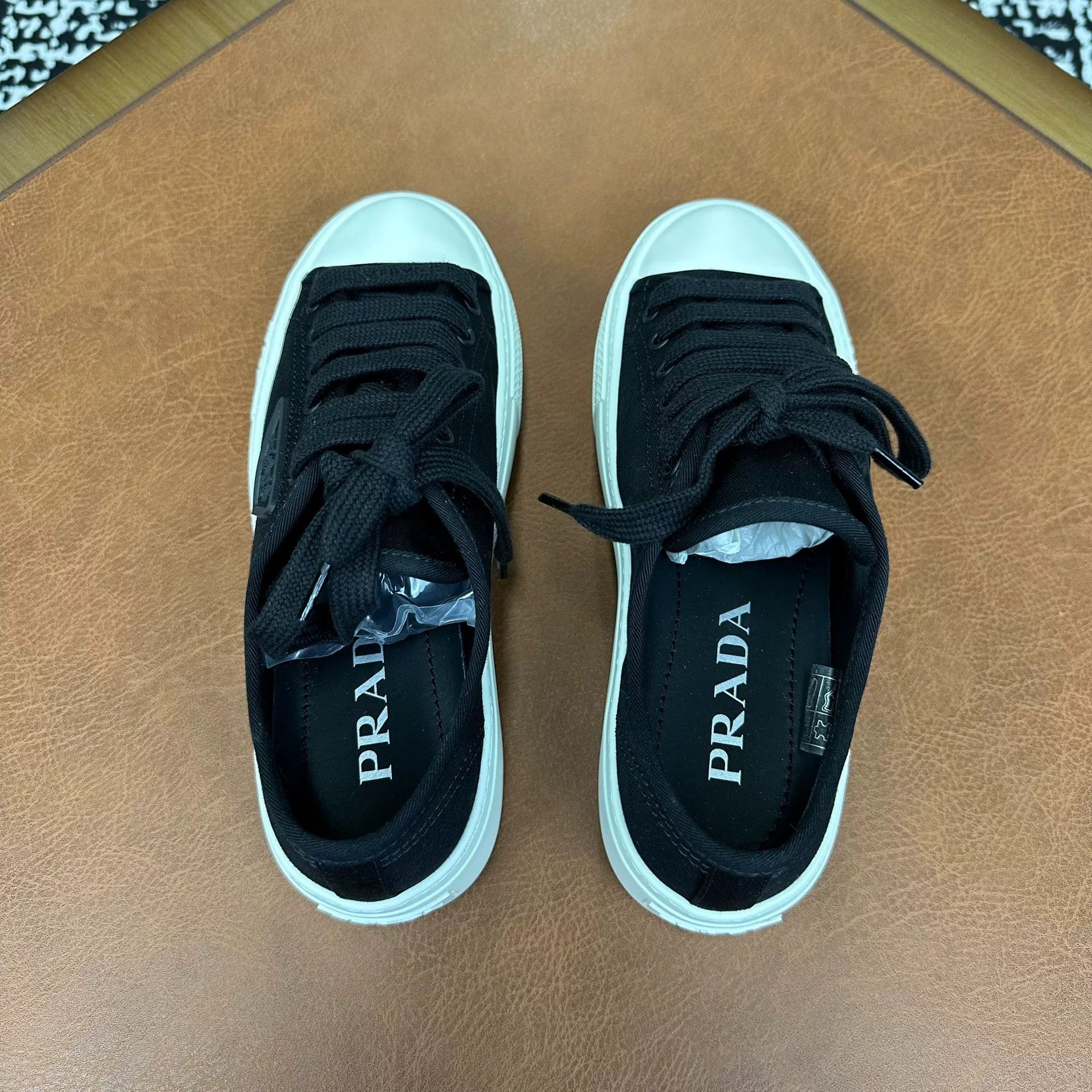 Prada Prada Black Lowtop Sneakers it_35 Women Size US 5 / IT 35 - 7 Thumbnail