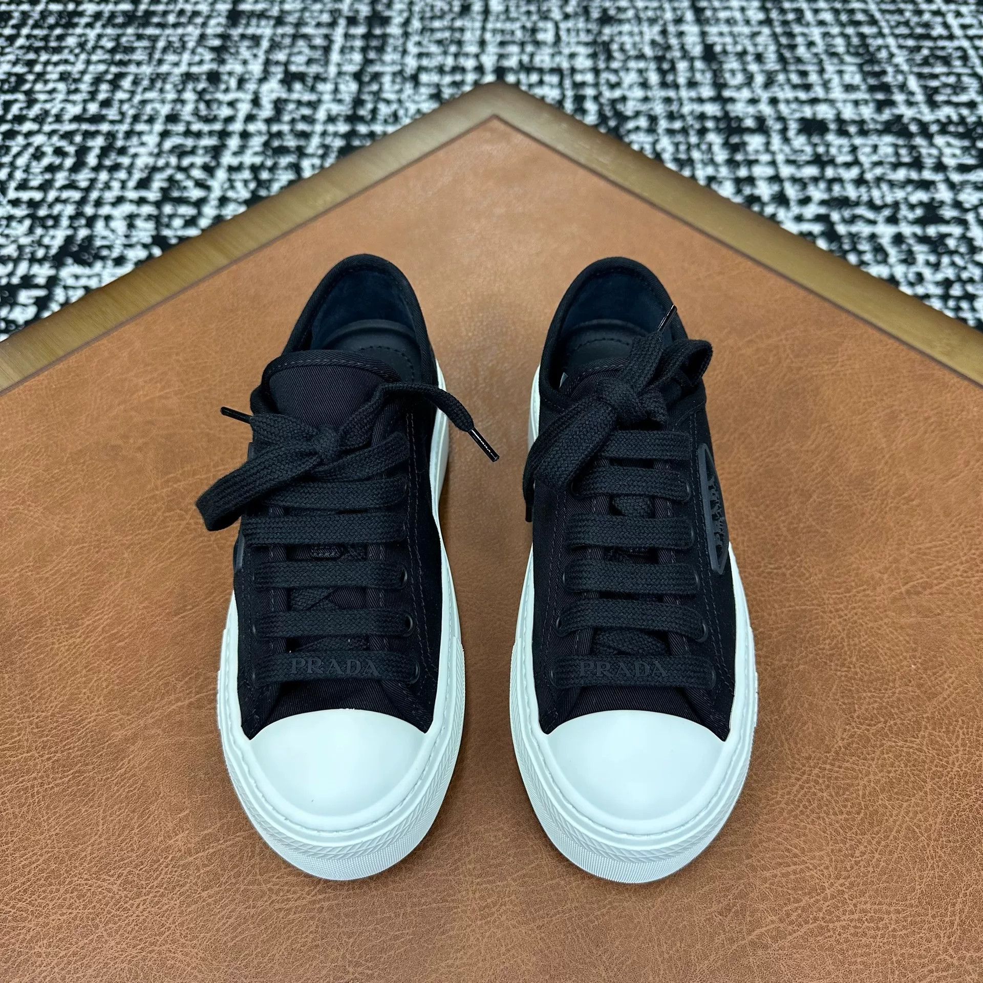 Prada Prada Black Lowtop Sneakers it_35 Women Size US 5 / IT 35 - 2 Thumbnail