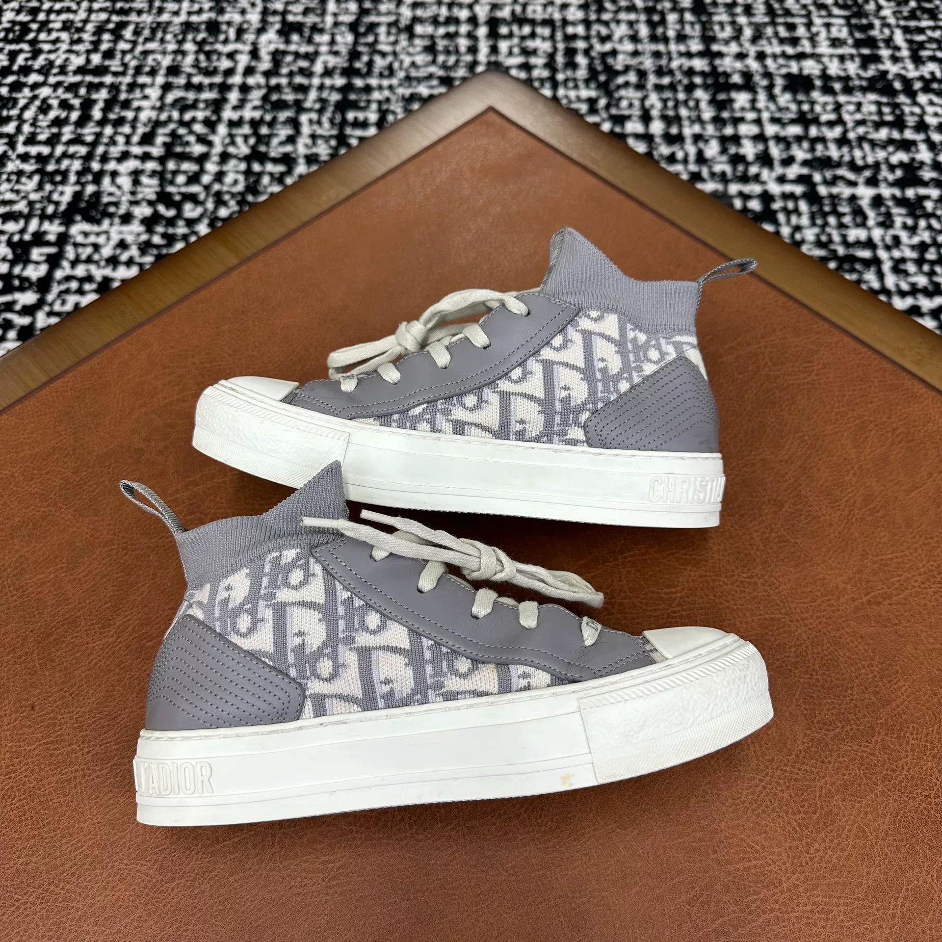 Dior Dior White Hitop Sneakers it_35 Women Size US 5 / IT 35 - 6 Thumbnail