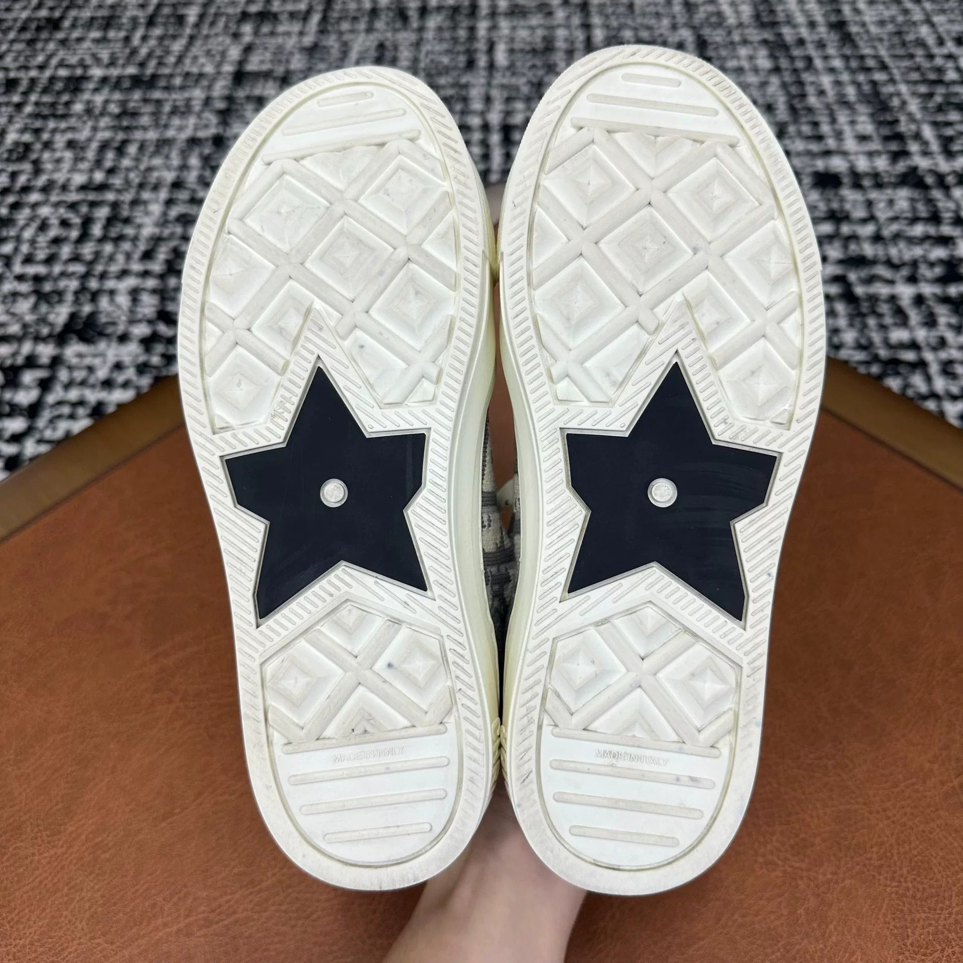 Dior Dior White Hitop Sneakers it_35 Women Size US 5 / IT 35 - 7 Thumbnail