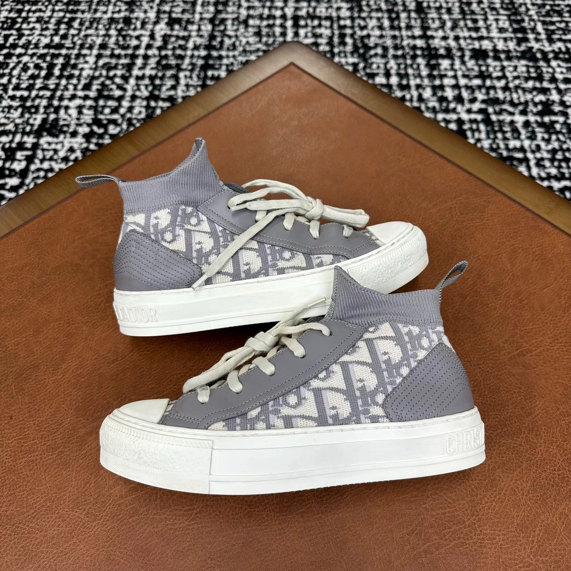 Dior Dior White Hitop Sneakers it_35 Women Size US 5 / IT 35 - 5 Thumbnail