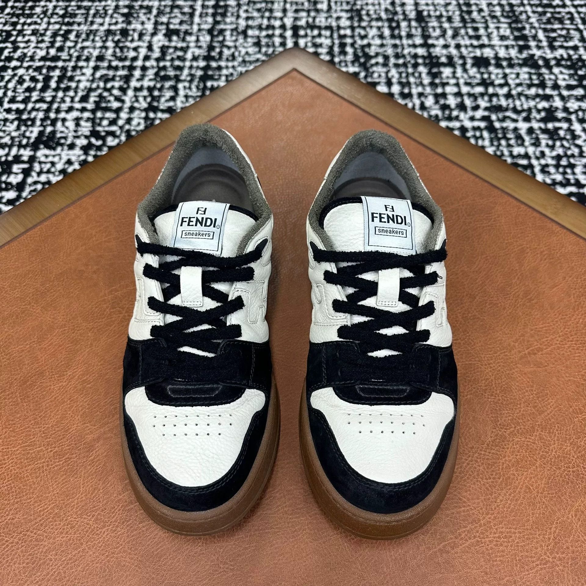 Fendi Fendi Retro Black Lowtop Sneakers 10 Men Size US 10 / EU 43 - 2 Thumbnail