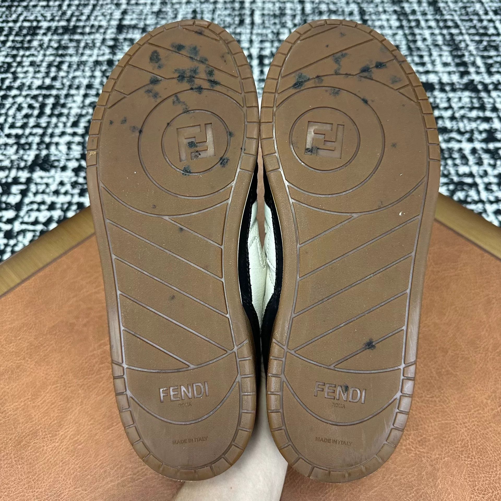 Fendi Fendi Retro Black Lowtop Sneakers 10 Men Size US 10 / EU 43 - 7 Thumbnail