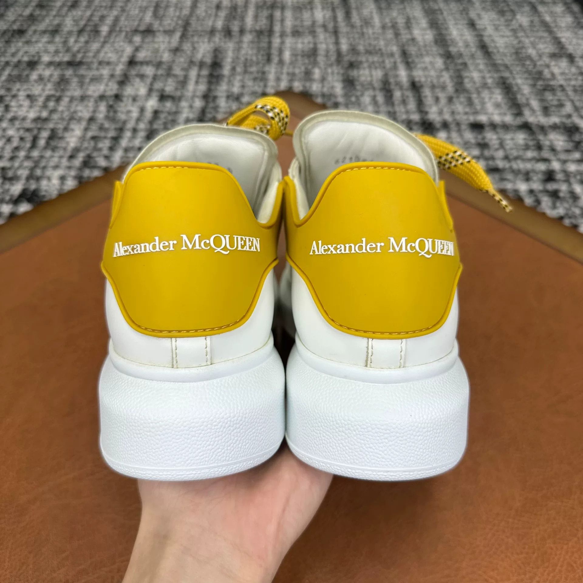 Alexander McQueen Alexander McQueen Yellow Lowtop Sneakers it_37 Women Size US 7 / IT 37 - 4 Thumbnail