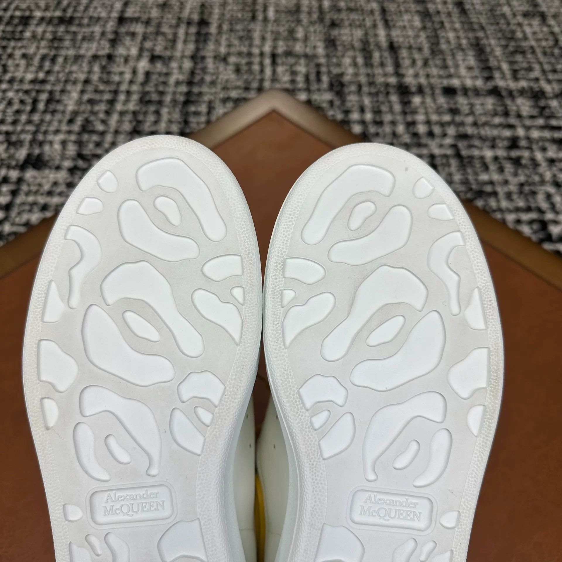 Alexander McQueen Alexander McQueen Yellow Lowtop Sneakers it_37 Women Size US 7 / IT 37 - 8 Thumbnail