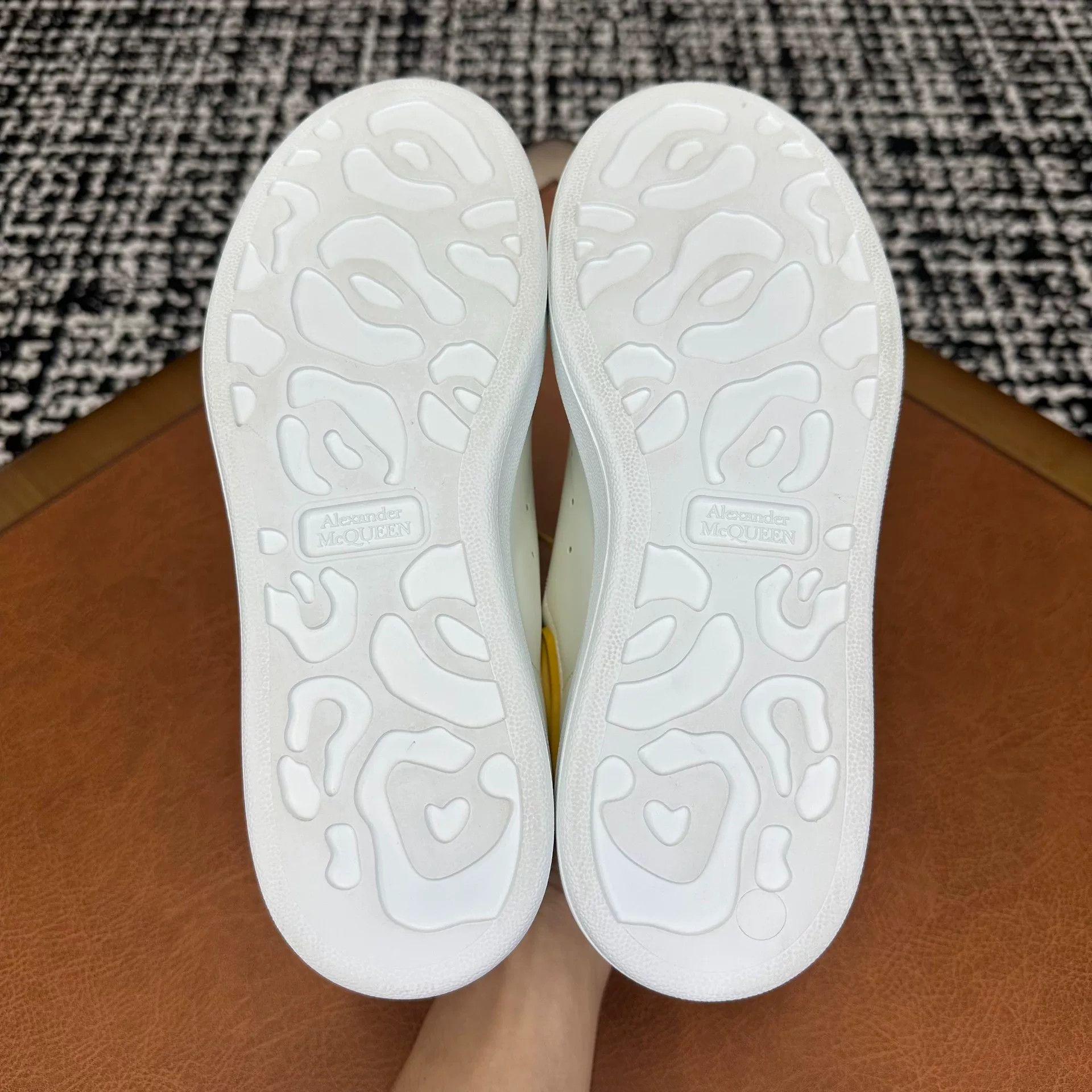 Alexander McQueen Alexander McQueen Yellow Lowtop Sneakers it_37 Women Size US 7 / IT 37 - 7 Thumbnail