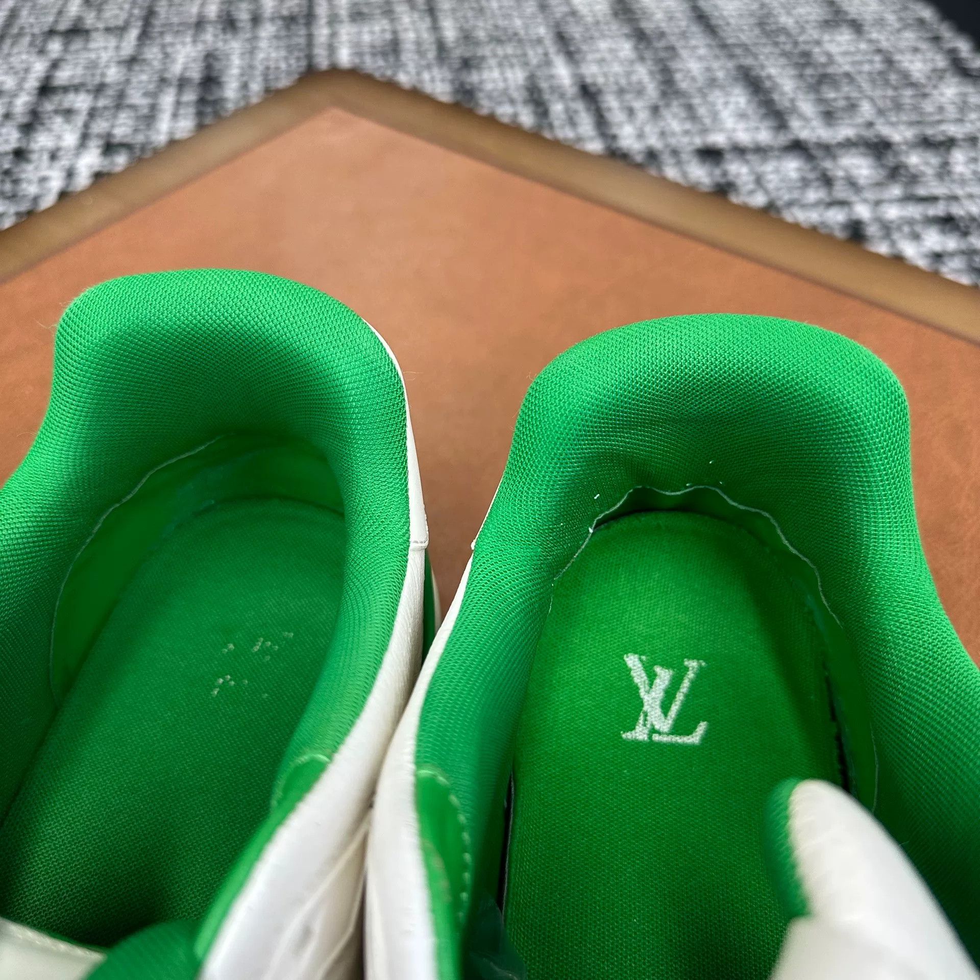 Louis Vuitton Louis Vuitton Training Green Lowtop Sneakers 10 Men Size US 10 / EU 43 - 7 Thumbnail