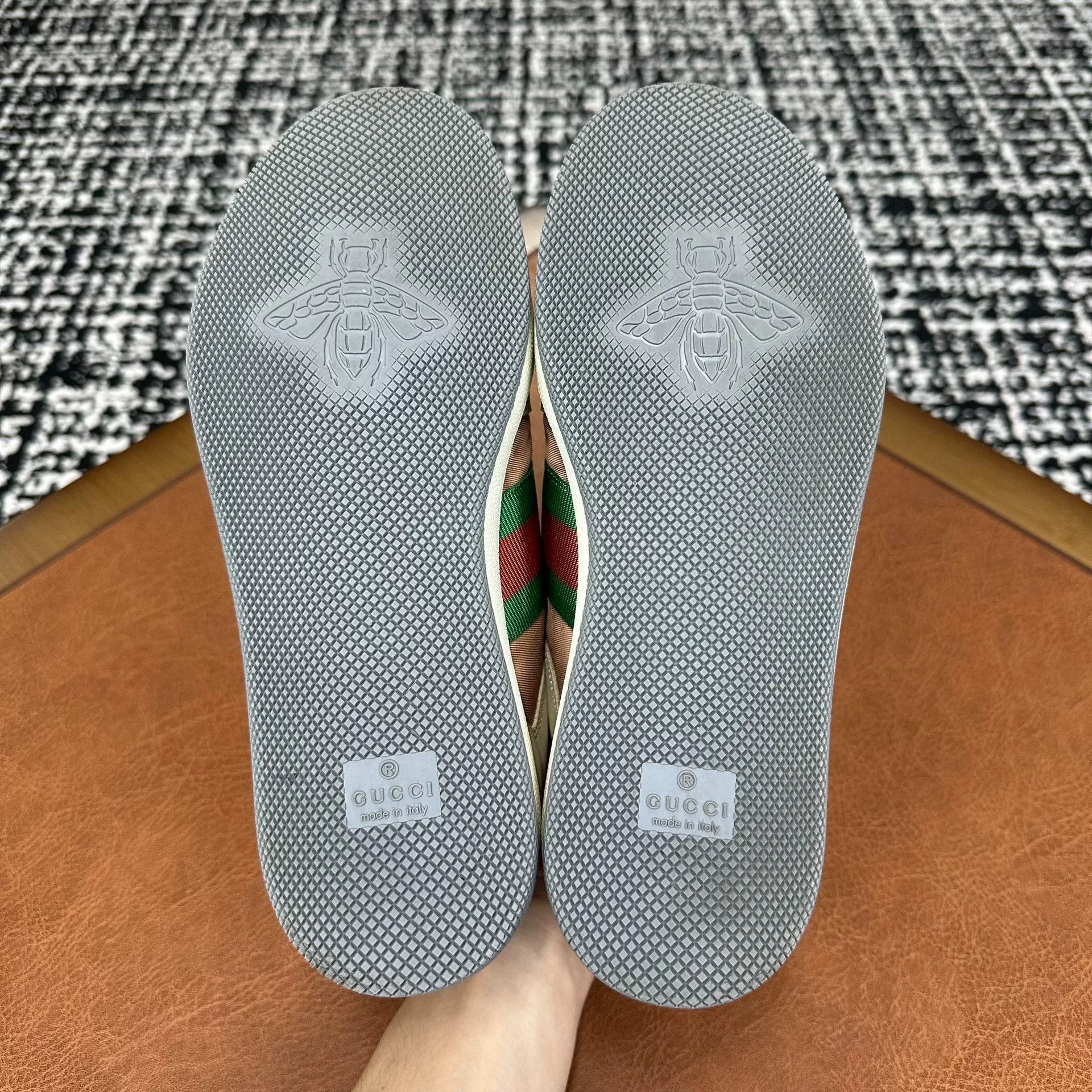 Gucci Gucci White Lowtop Sneakers it_37 Women Size US 7 / IT 37 - 7 Thumbnail