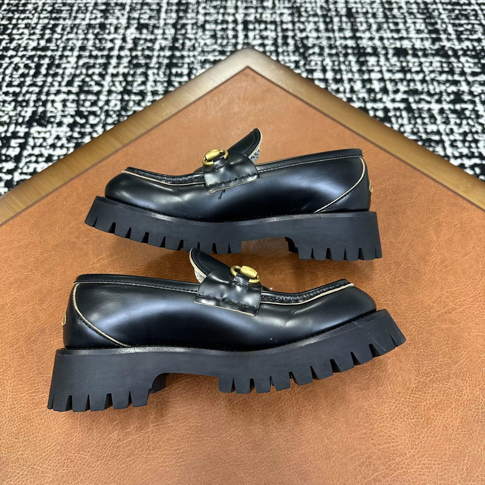Gucci Gucci Leather Black Lowtop Sneakers it_36-5 Women Size US 6.5 / IT 36.5 - 6 Thumbnail
