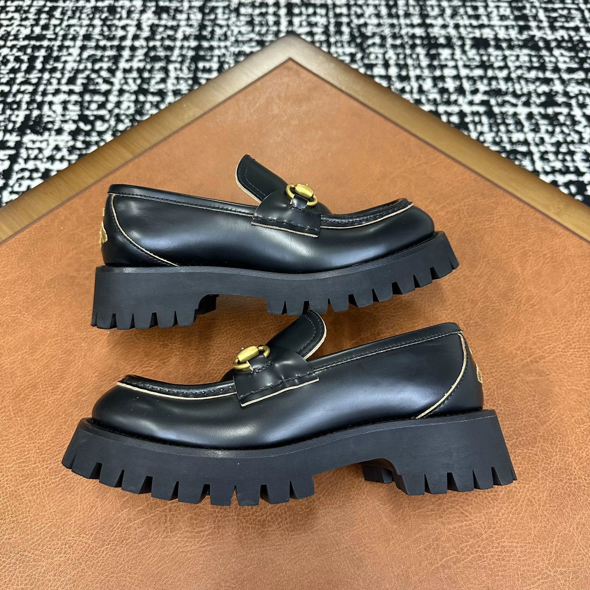 Gucci Gucci Leather Black Lowtop Sneakers it_36-5 Women Size US 6.5 / IT 36.5 - 5 Thumbnail