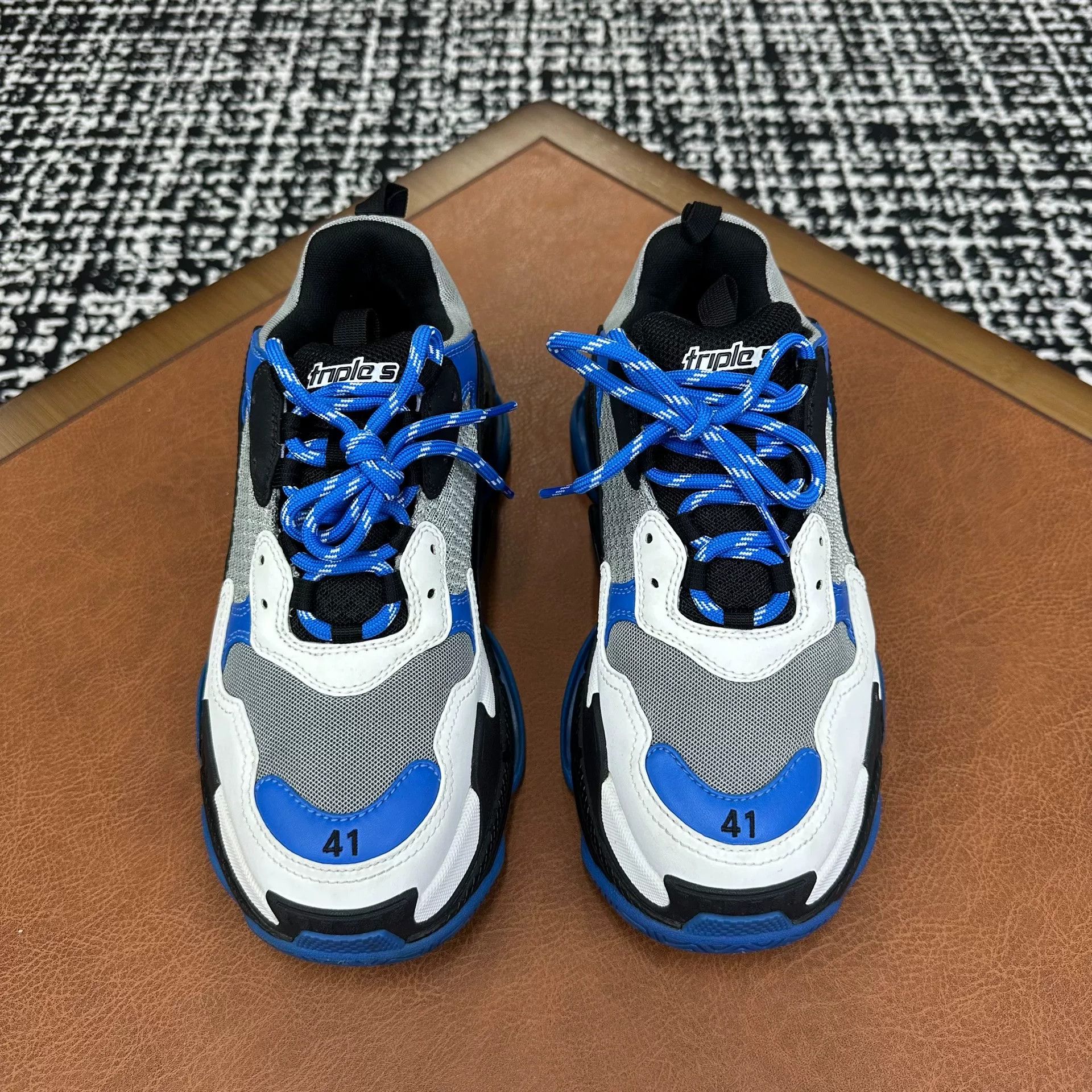 Balenciaga Balenciaga Blue Lowtop Sneakers 8 Men Size US 8 / EU 41 - 2 Thumbnail