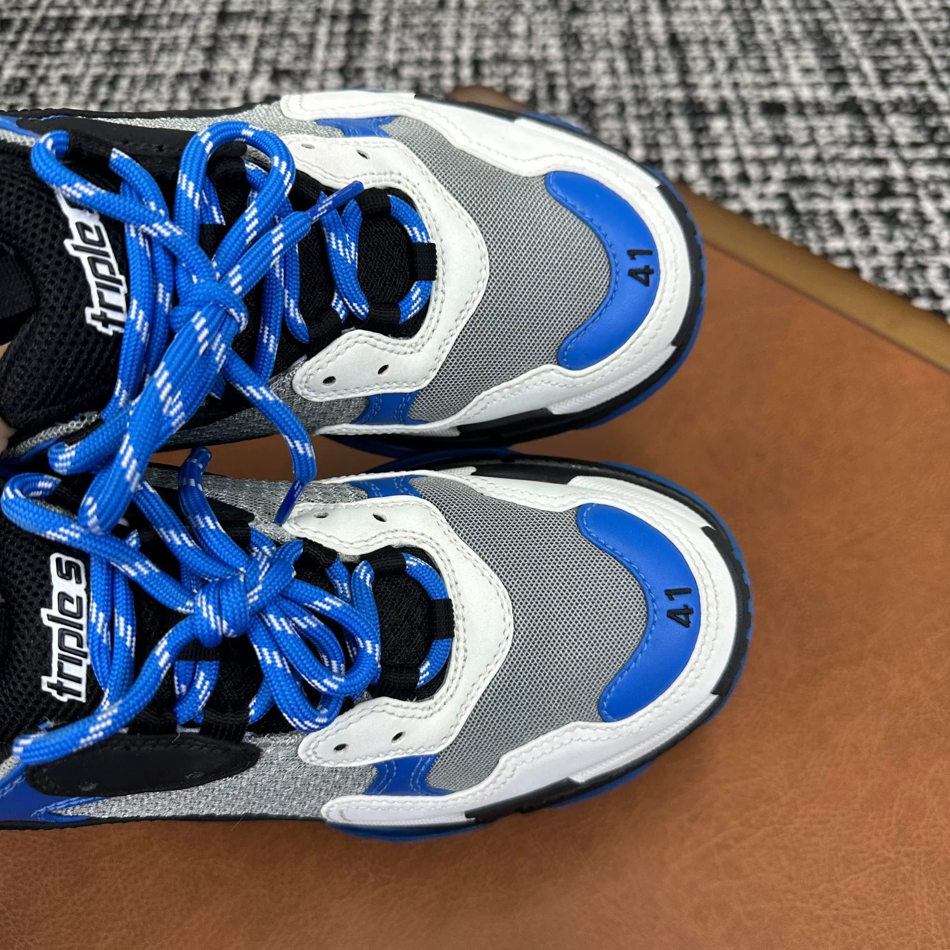Balenciaga Balenciaga Blue Lowtop Sneakers 8 Men Size US 8 / EU 41 - 5 Thumbnail