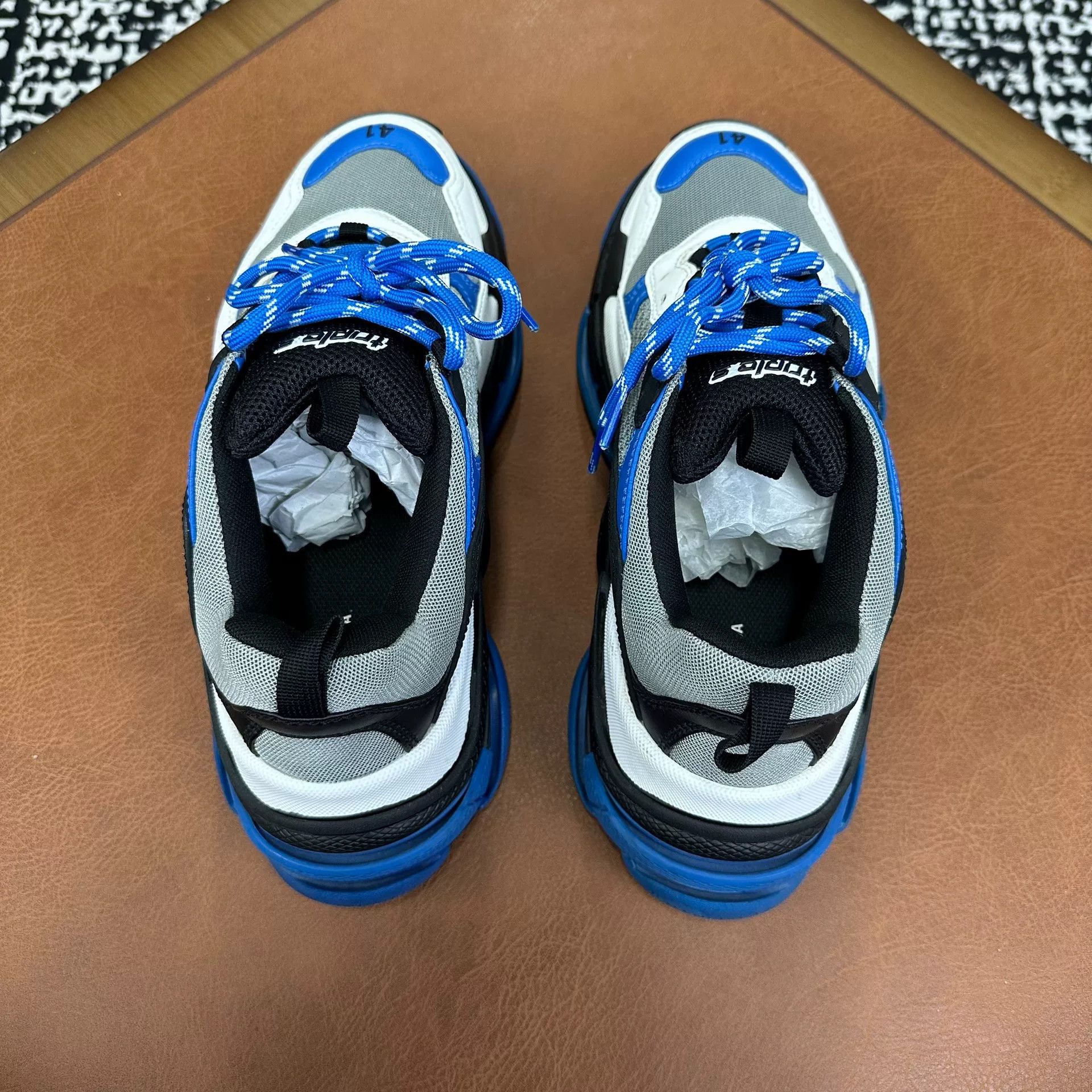 Balenciaga Balenciaga Blue Lowtop Sneakers 8 Men Size US 8 / EU 41 - 4 Thumbnail