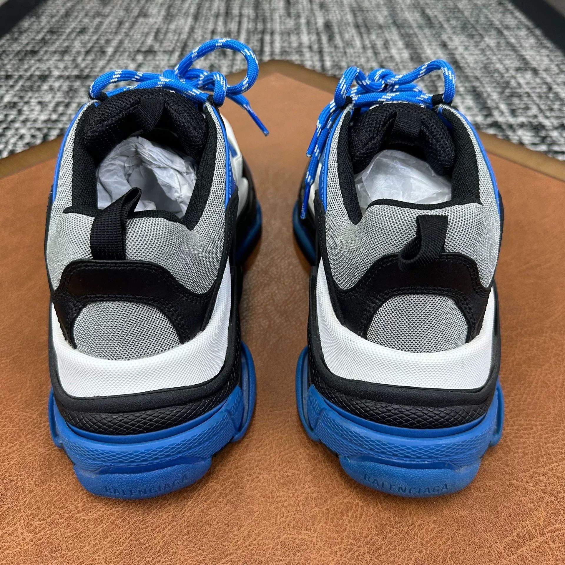 Balenciaga Balenciaga Blue Lowtop Sneakers 8 Men Size US 8 / EU 41 - 3 Thumbnail