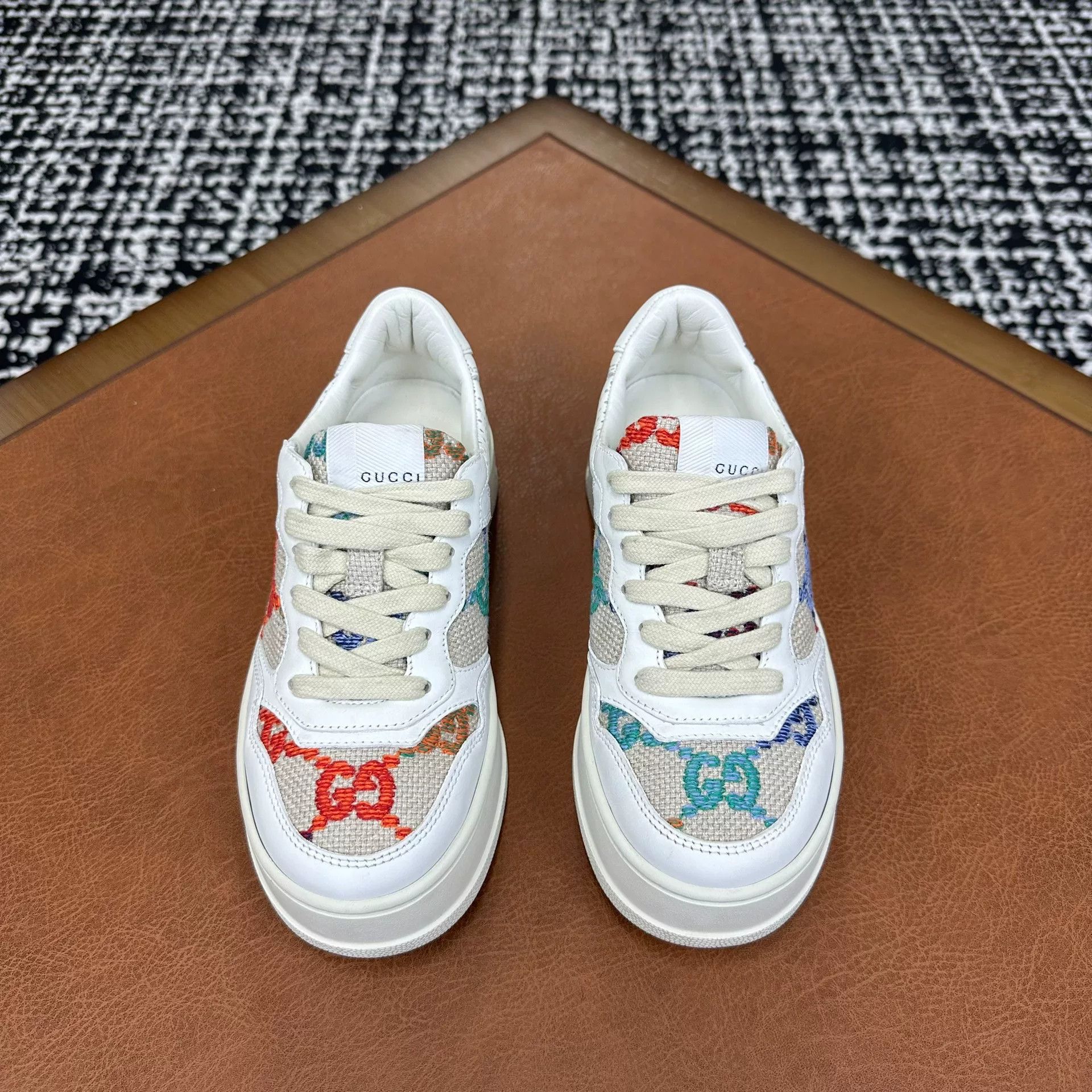 Gucci Gucci Embroidered Lowtop Sneakers it_35-5 Women Size US 5.5 / IT 35.5 - 2 Thumbnail