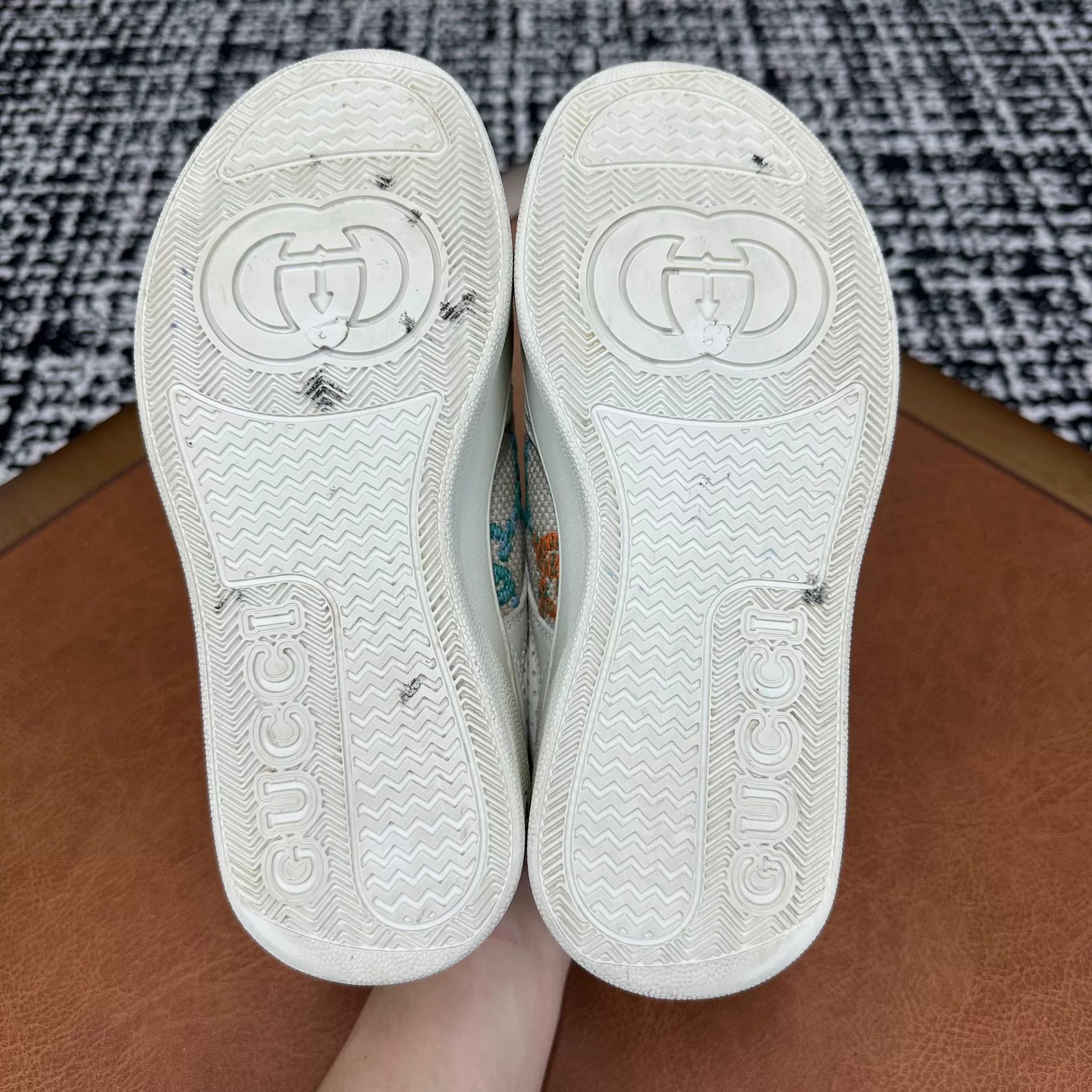 Gucci Gucci Embroidered Lowtop Sneakers it_35-5 Women Size US 5.5 / IT 35.5 - 7 Thumbnail