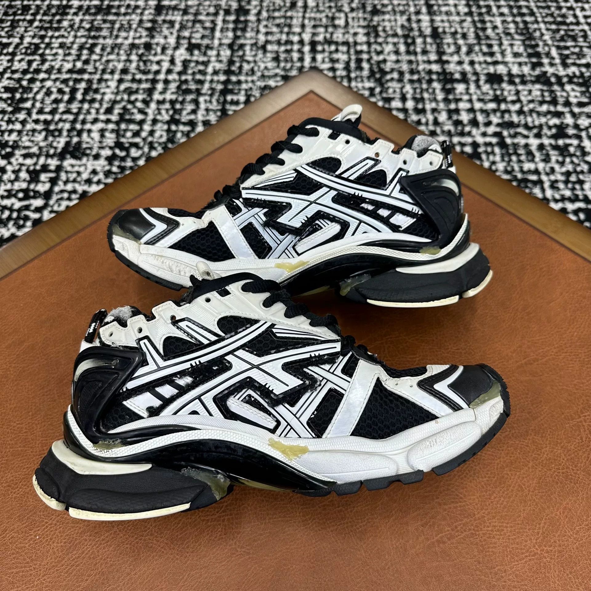 Balenciaga Balenciaga Running Lowtop Sneakers 7 Men Size US 7 / EU 40 - 4 Thumbnail