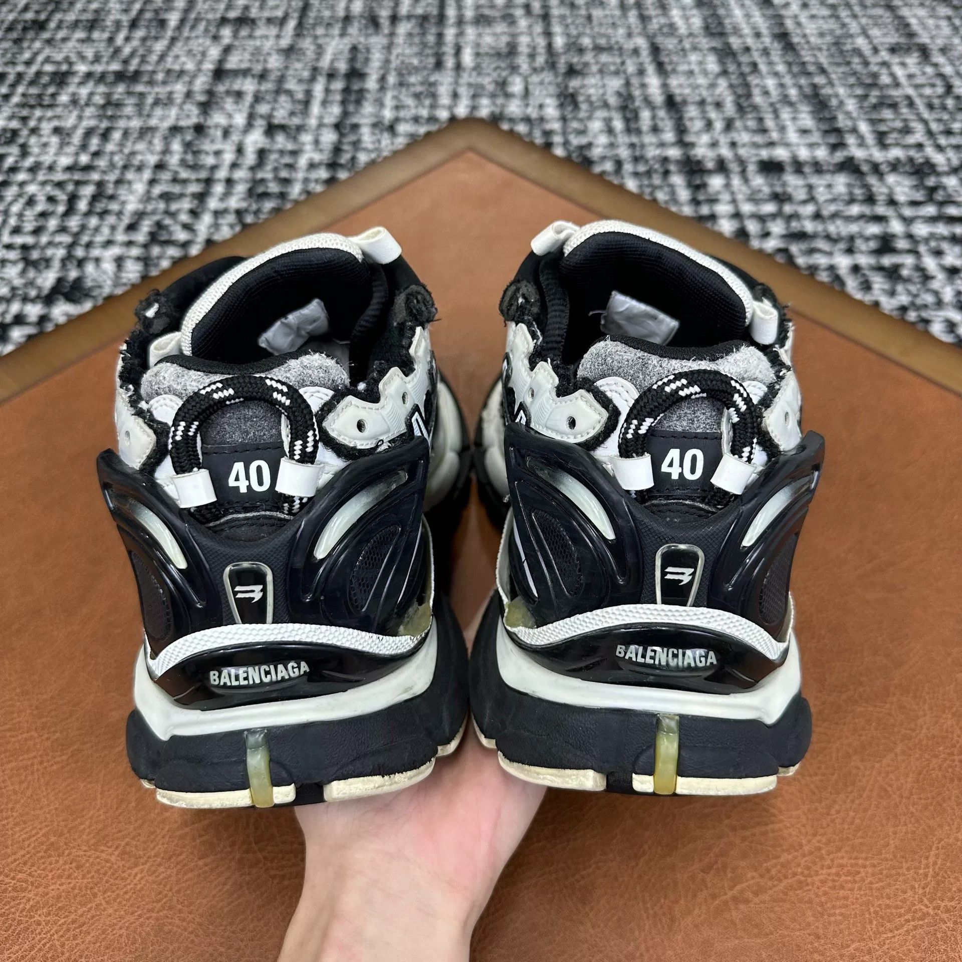 Balenciaga Balenciaga Running Lowtop Sneakers 7 Men Size US 7 / EU 40 - 5 Thumbnail