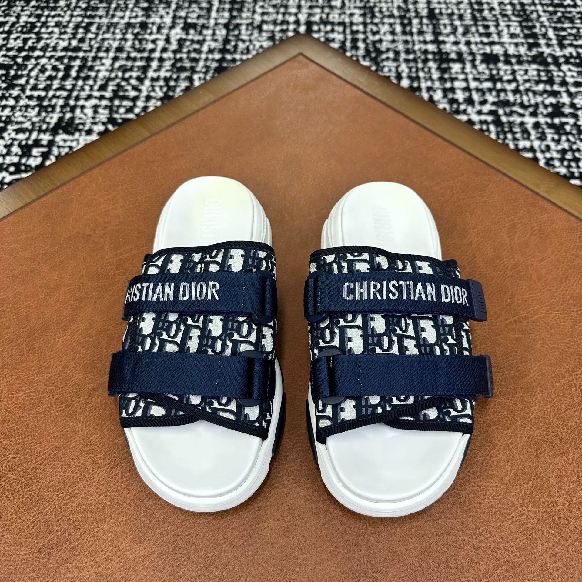 Dior Dior Printed Blue Sandals 7 Men Size US 7 / EU 40 - 2 Thumbnail