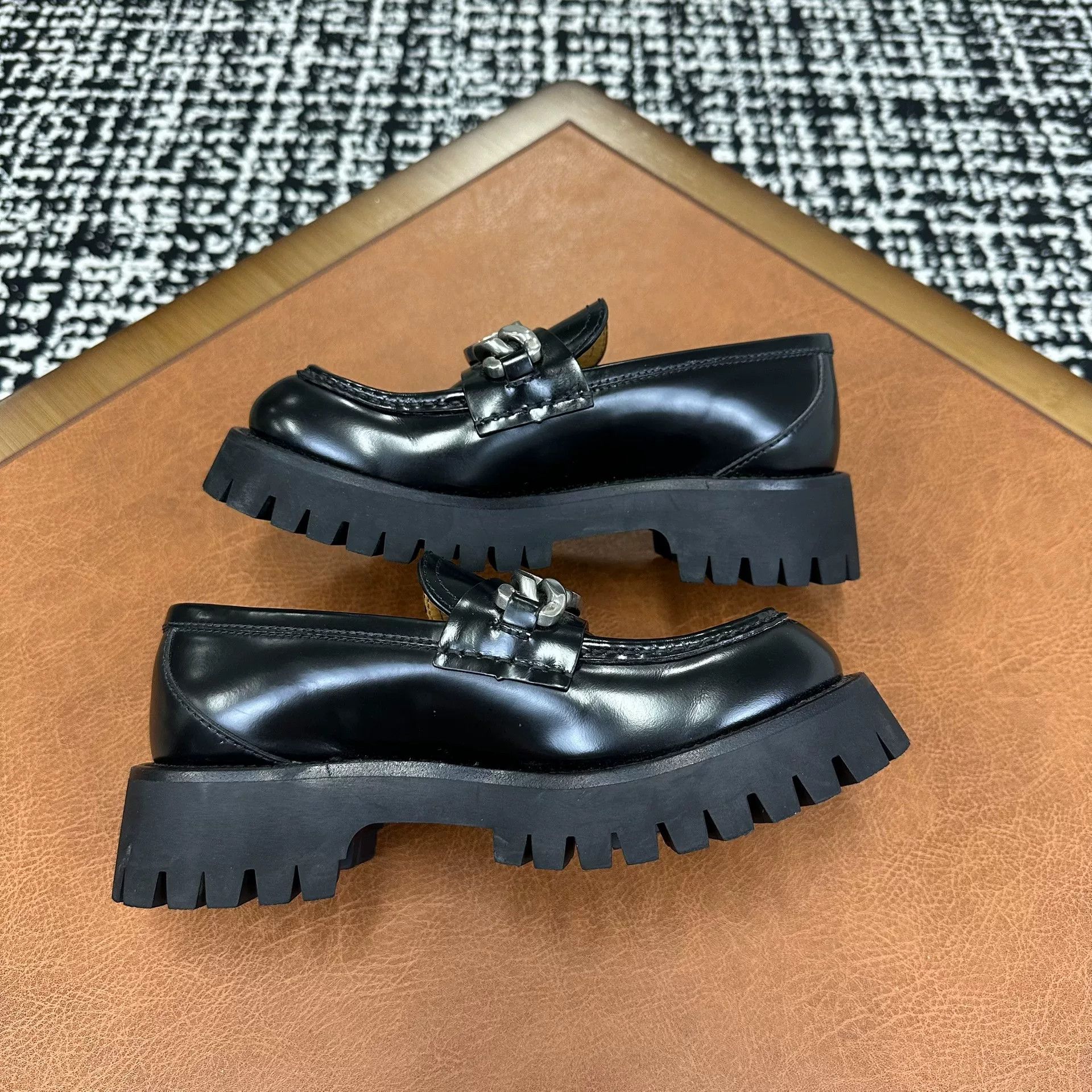 Gucci Gucci Lowtop Sneakers it_35-5 Women Size US 5.5 / IT 35.5 - 7 Thumbnail