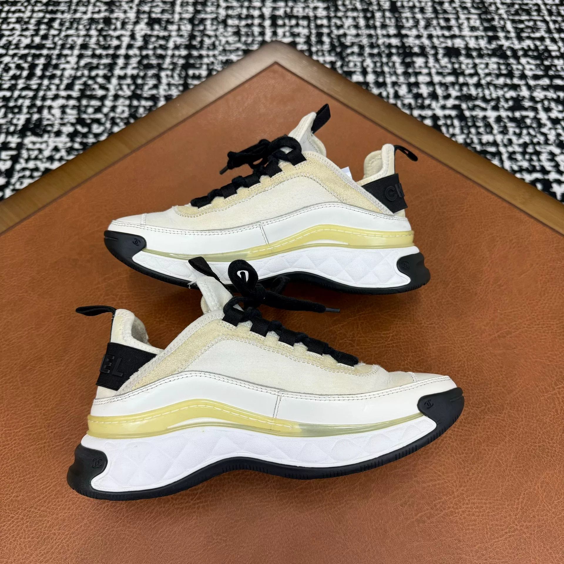 Chanel Chanel Casual White Lowtop Sneakers it_35 Women Size US 5 / IT 35 - 6 Thumbnail