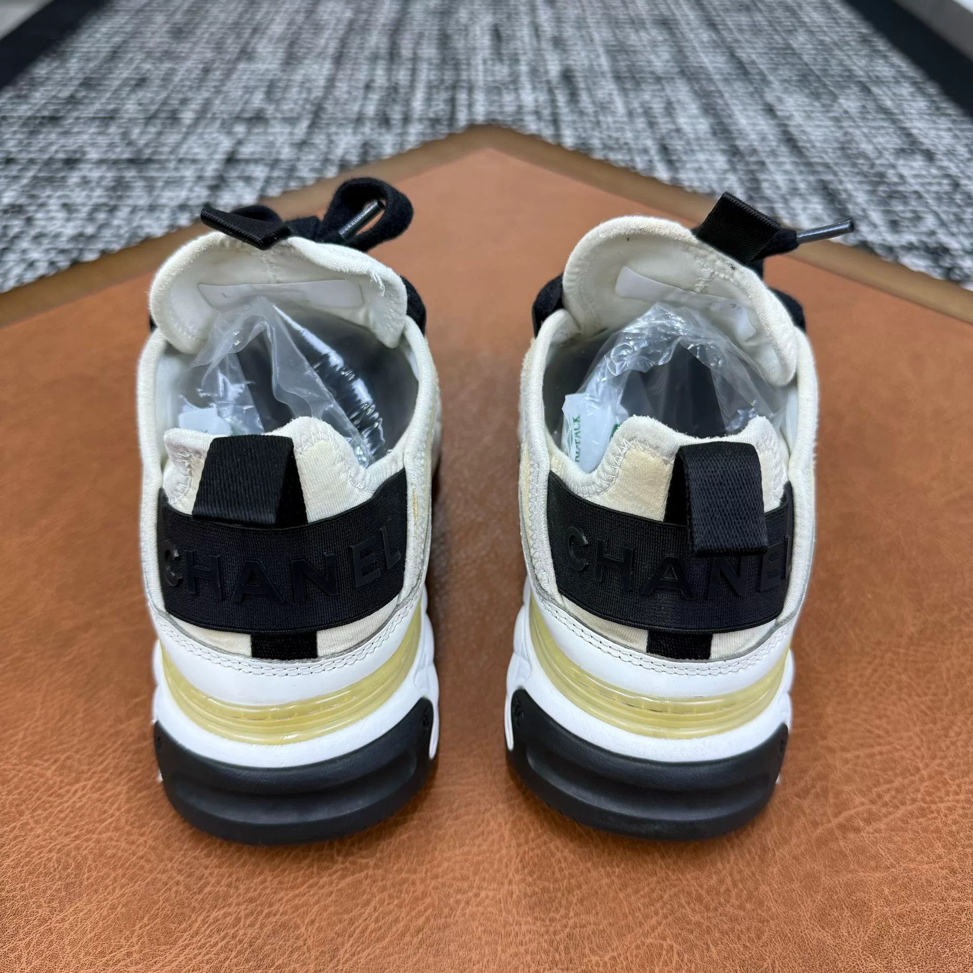 Chanel Chanel Casual White Lowtop Sneakers it_35 Women Size US 5 / IT 35 - 4 Thumbnail