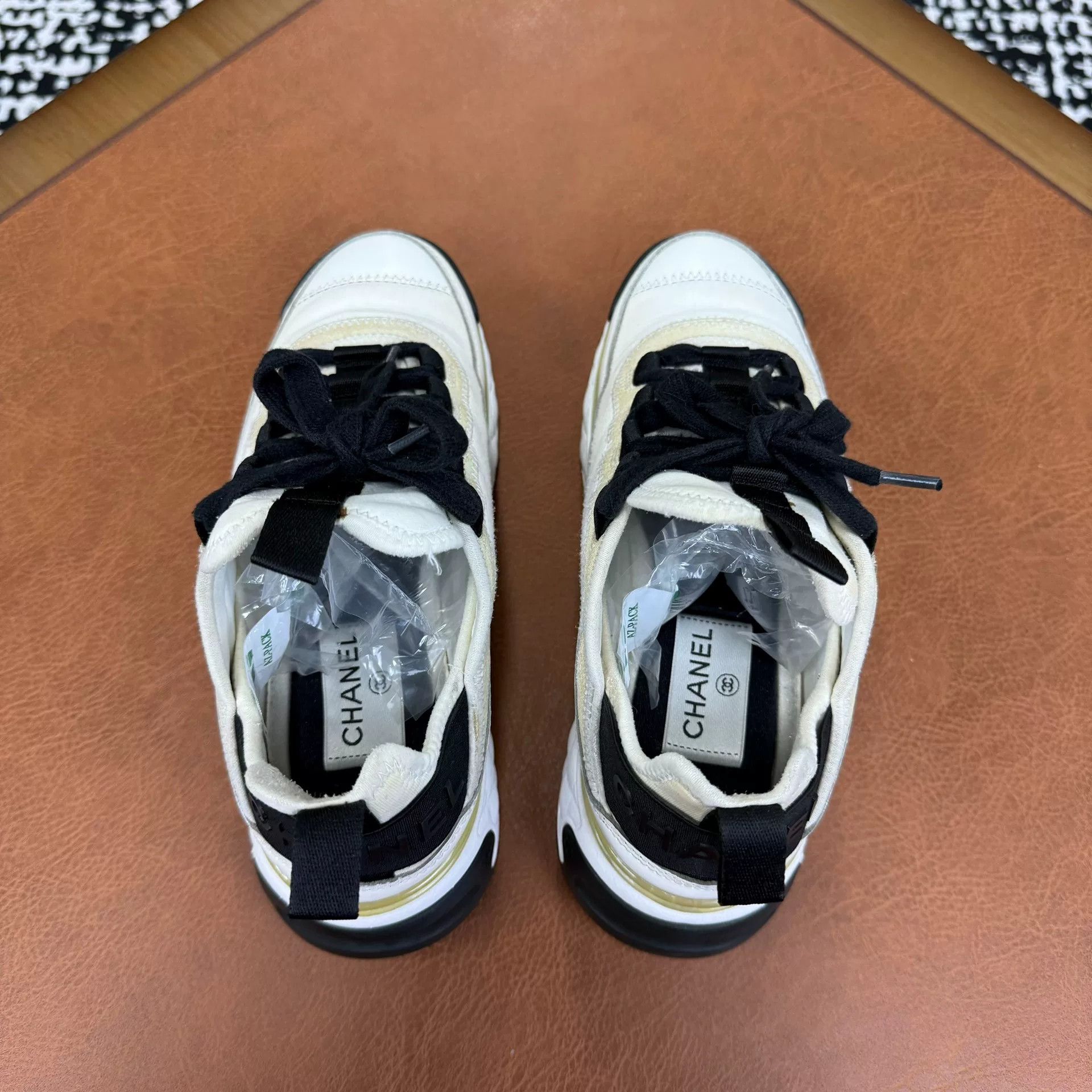 Chanel Chanel Casual White Lowtop Sneakers it_35 Women Size US 5 / IT 35 - 3 Thumbnail