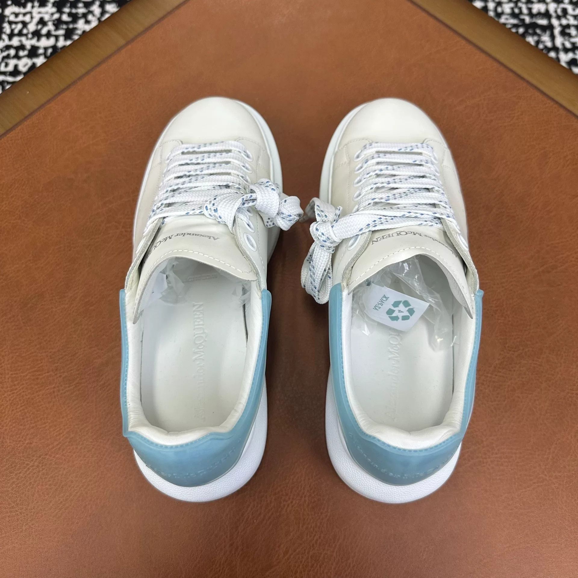 Alexander McQueen Alexander McQueen Blue Lowtop Sneakers 7 Men Size US 7 / EU 40 - 3 Thumbnail