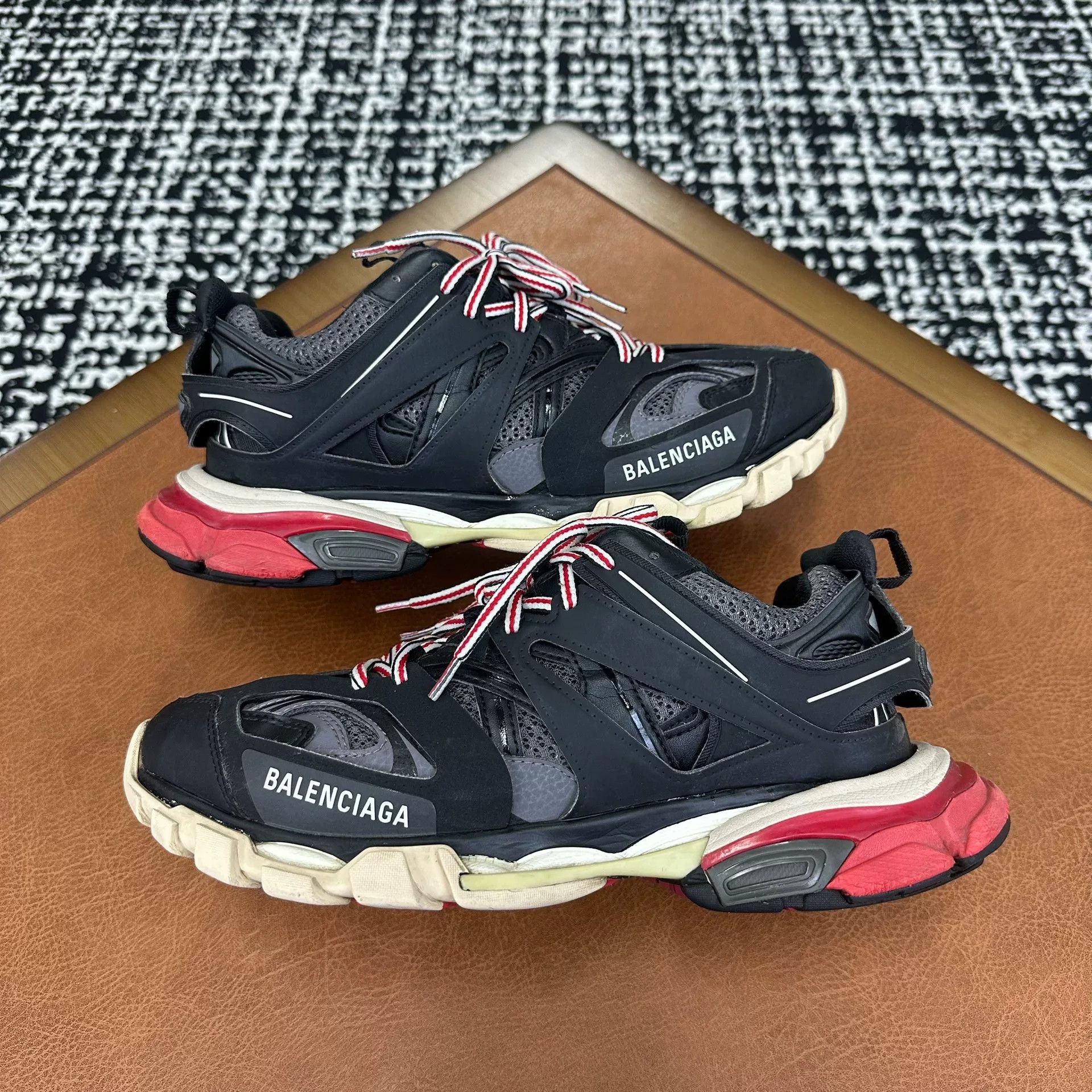 Balenciaga Balenciaga Black Lowtop Sneakers 7 Men Size US 7 / EU 40 - 5 Thumbnail