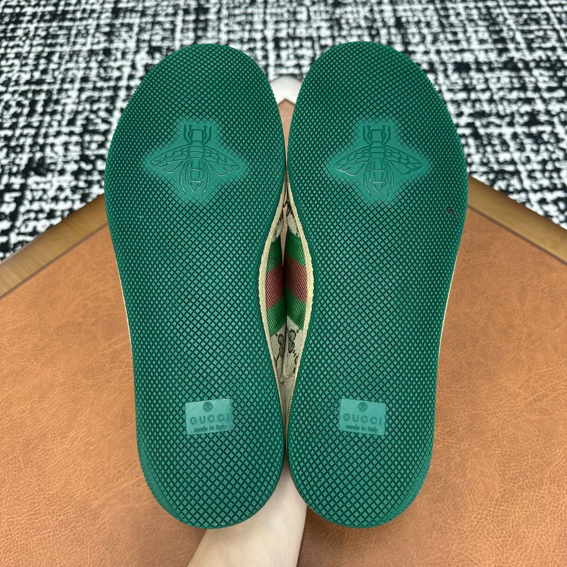 Gucci Gucci Green Lowtop Sneakers 9 Men Size US 9 / EU 42 - 8 Thumbnail