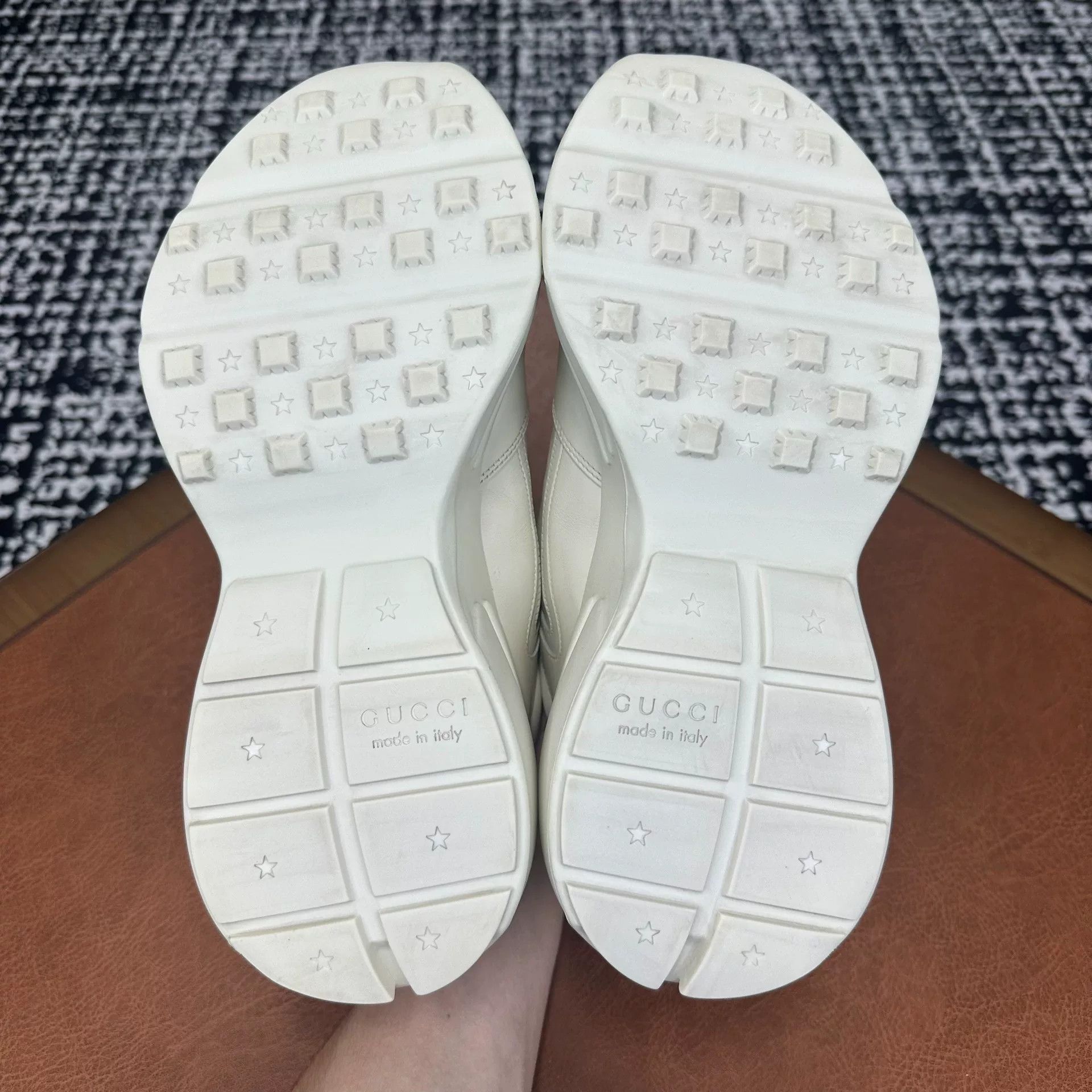 Gucci Gucci Printed Lowtop Sneakers 8 Men Size US 8 / EU 41 - 9 Thumbnail