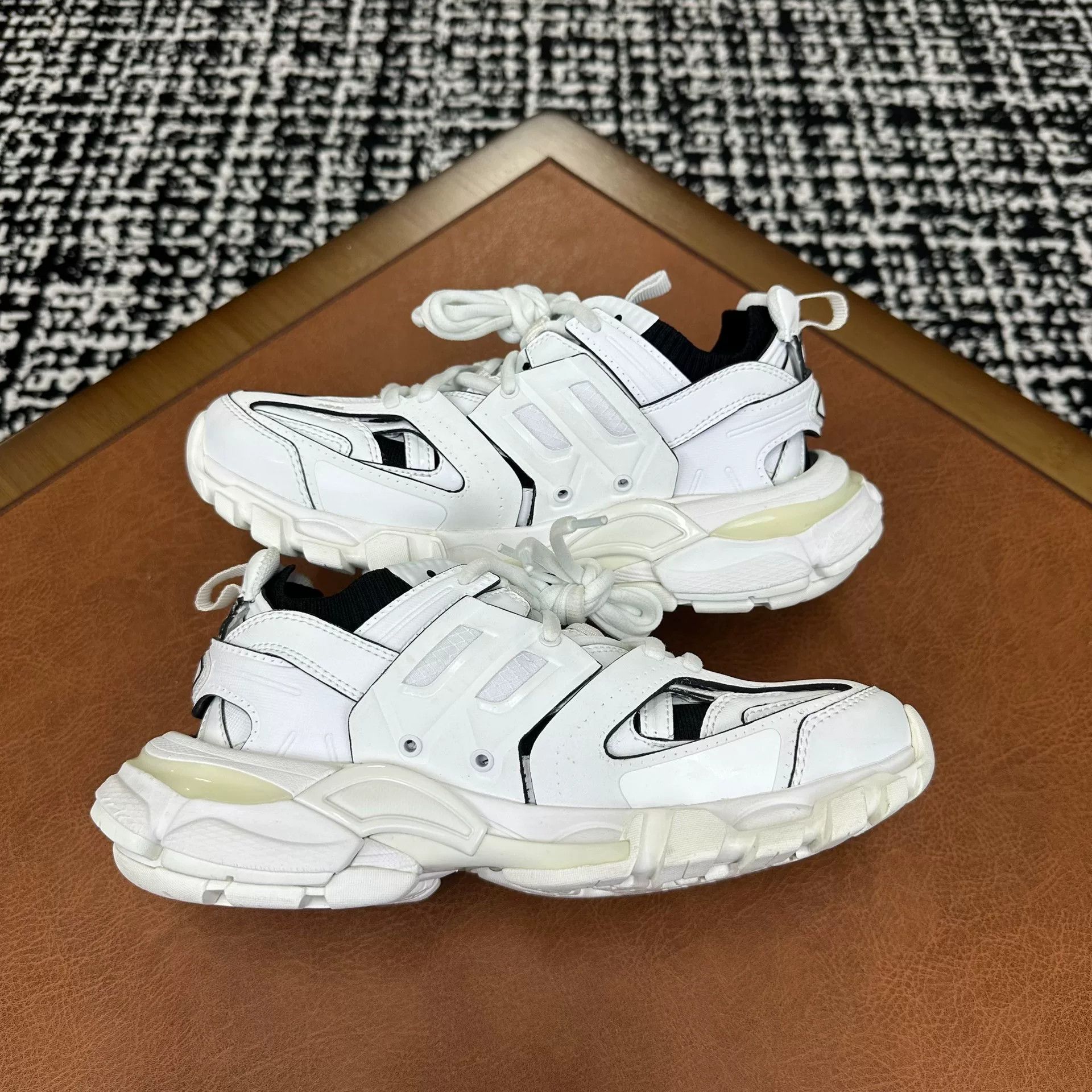 Balenciaga Balenciaga Black Lowtop Sneakers it_35 Women Size US 5 / IT 35 - 8 Thumbnail