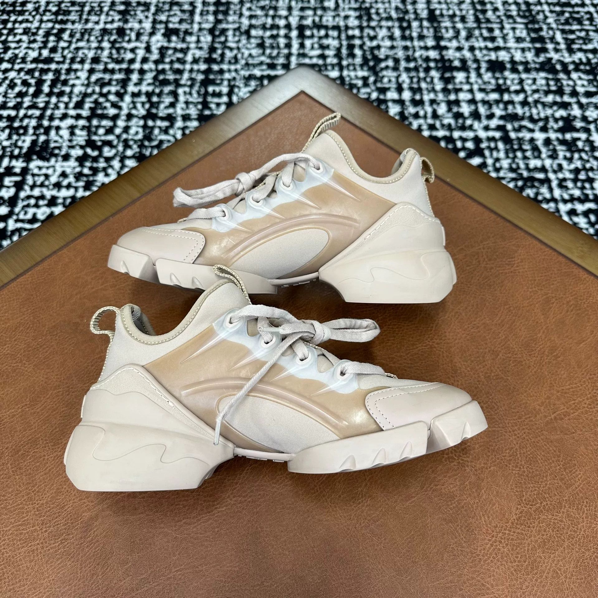 Dior Dior Lowtop Sneakers it_35-5 Women Size US 5.5 / IT 35.5 - 8 Thumbnail