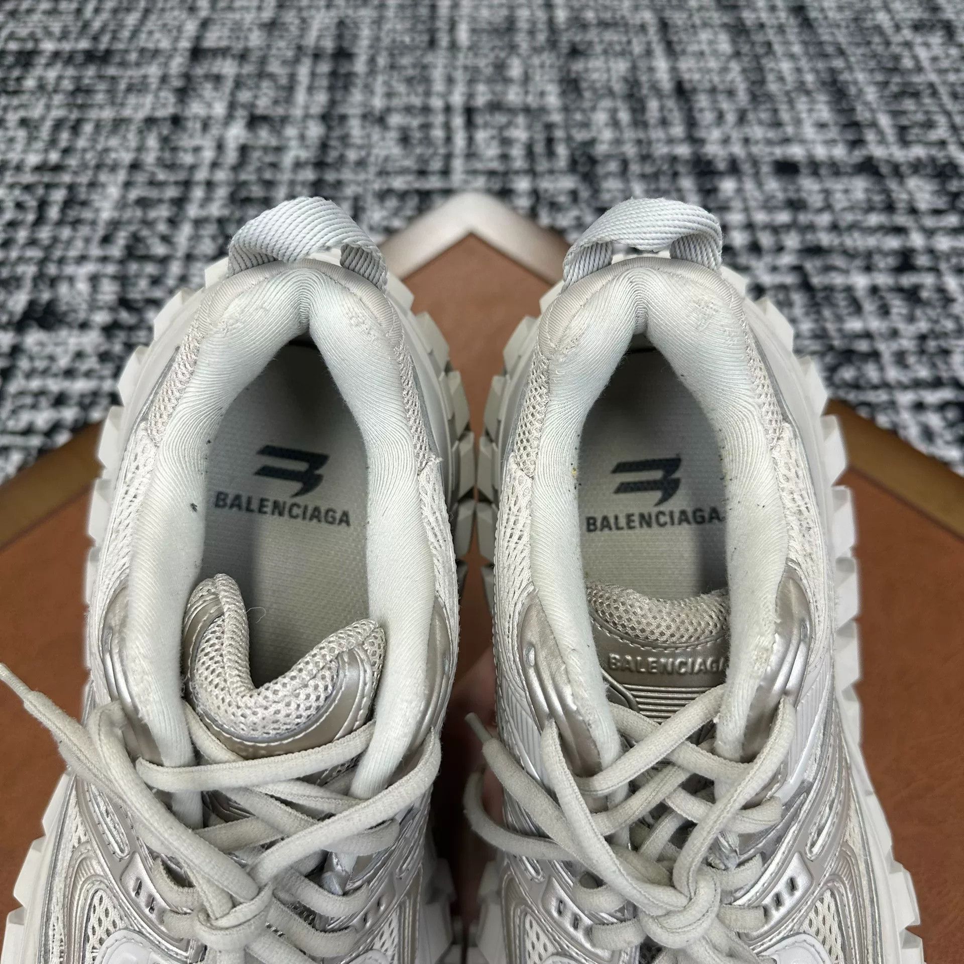 Balenciaga Balenciaga Brown Lowtop Sneakers 7 Men Size US 7 / EU 40 - 5 Thumbnail