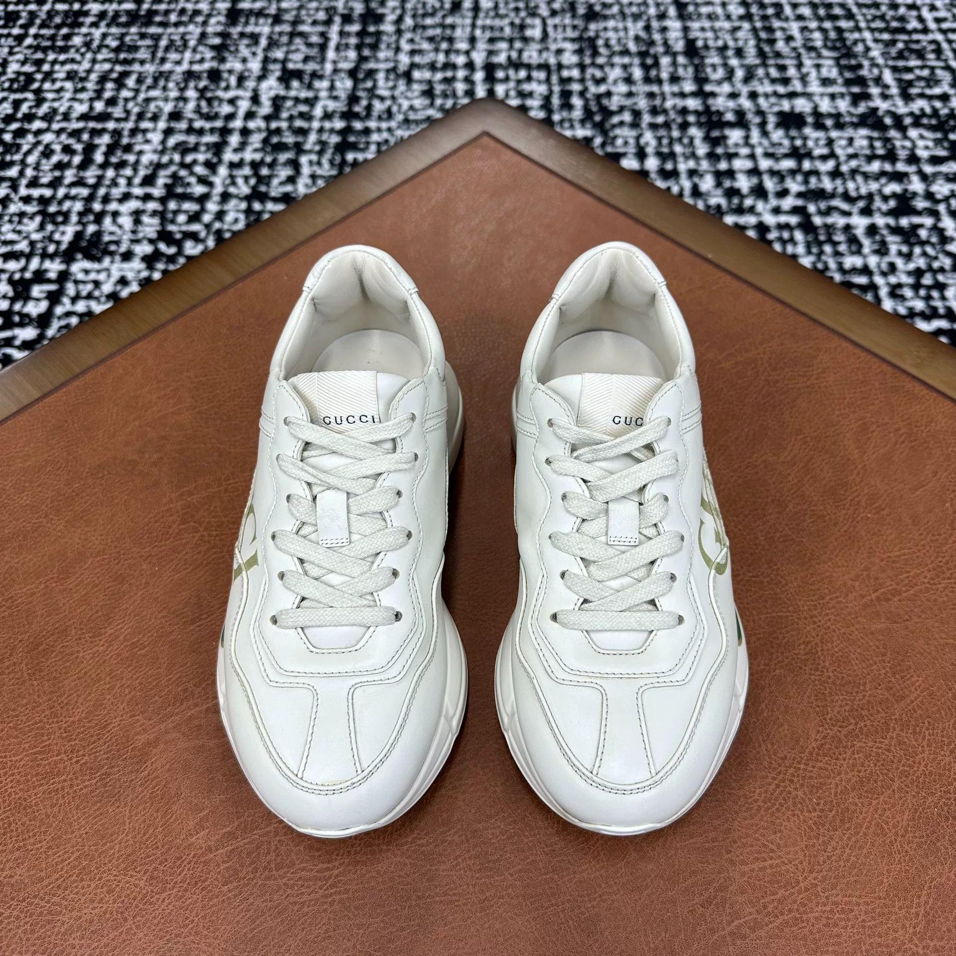 Gucci Gucci Printed Lowtop Sneakers it_36 Women Size US 6 / IT 36 - 2 Thumbnail