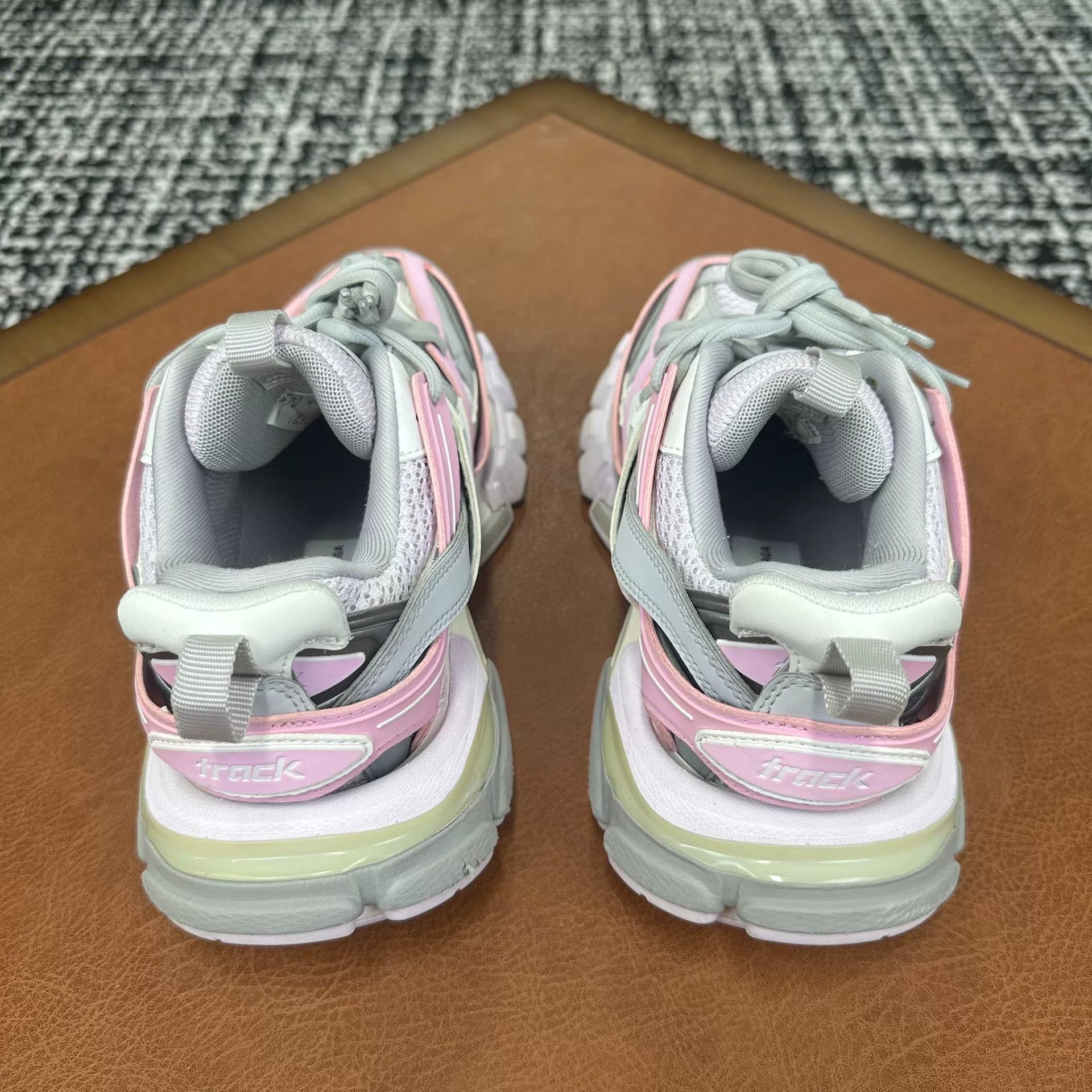 Balenciaga Balenciaga Pink Lowtop Sneakers it_35 Women Size US 5 / IT 35 - 4 Thumbnail