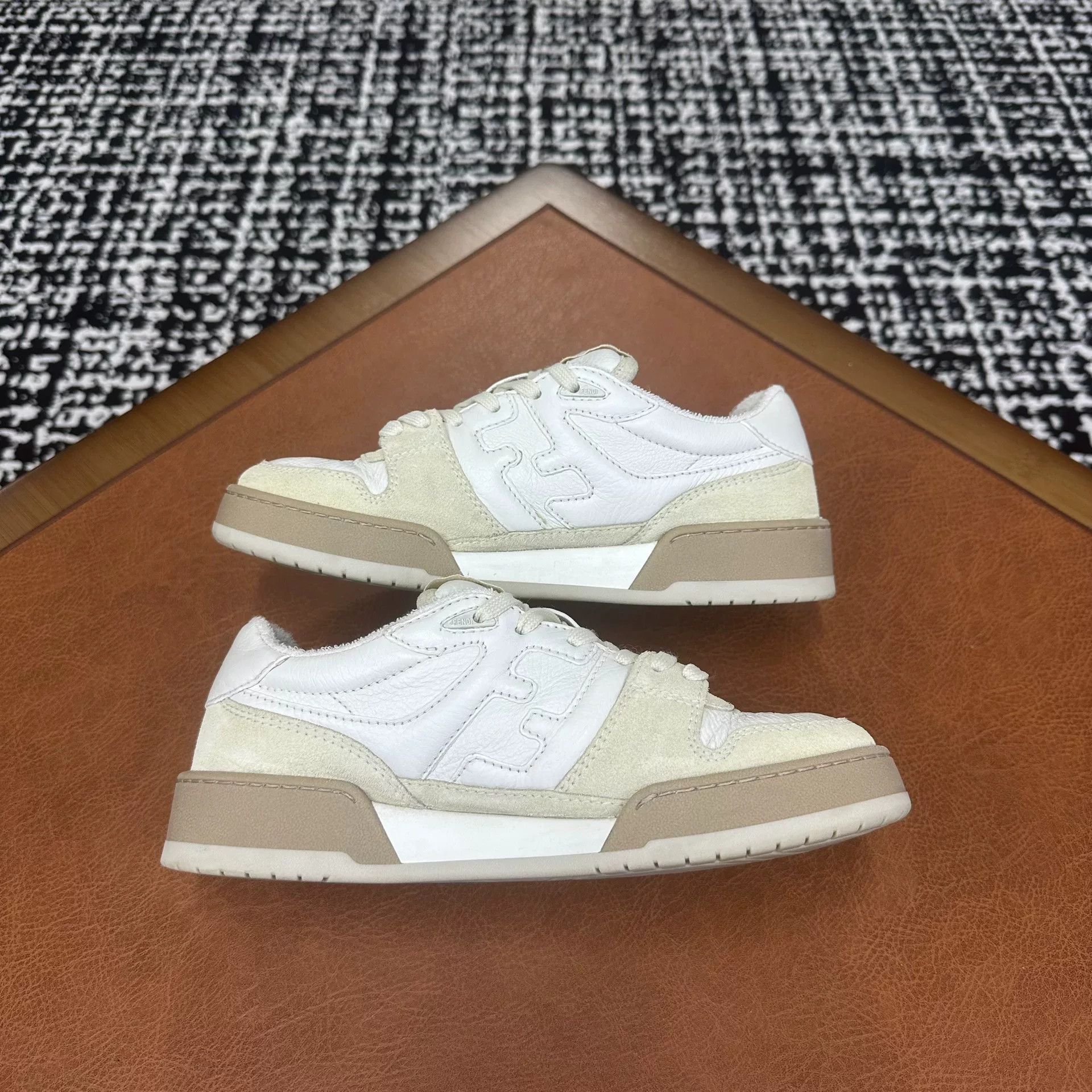 Fendi Fendi White Lowtop Sneakers it_37 Women Size US 7 / IT 37 - 7 Thumbnail