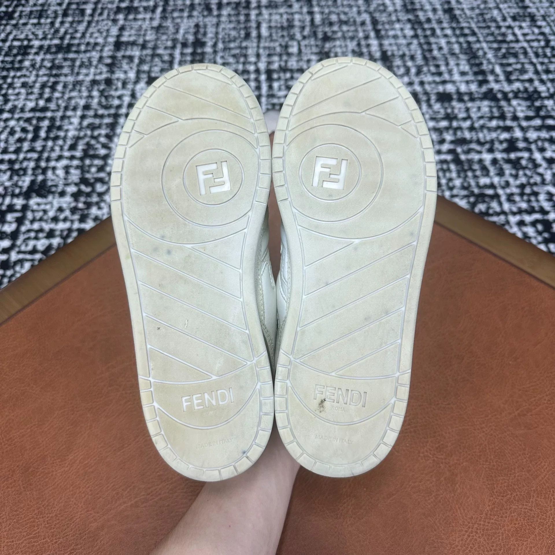 Fendi Fendi White Lowtop Sneakers it_37 Women Size US 7 / IT 37 - 8 Thumbnail