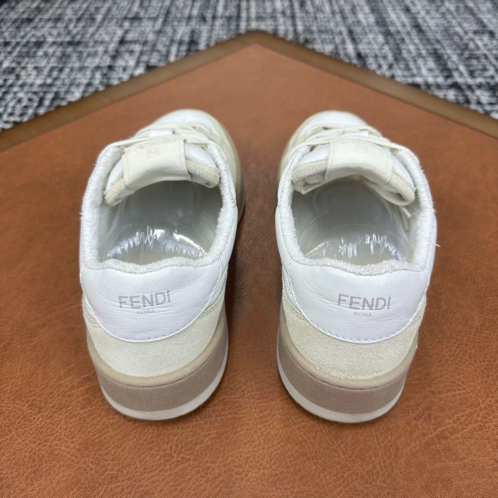 Fendi Fendi White Lowtop Sneakers it_37 Women Size US 7 / IT 37 - 4 Thumbnail