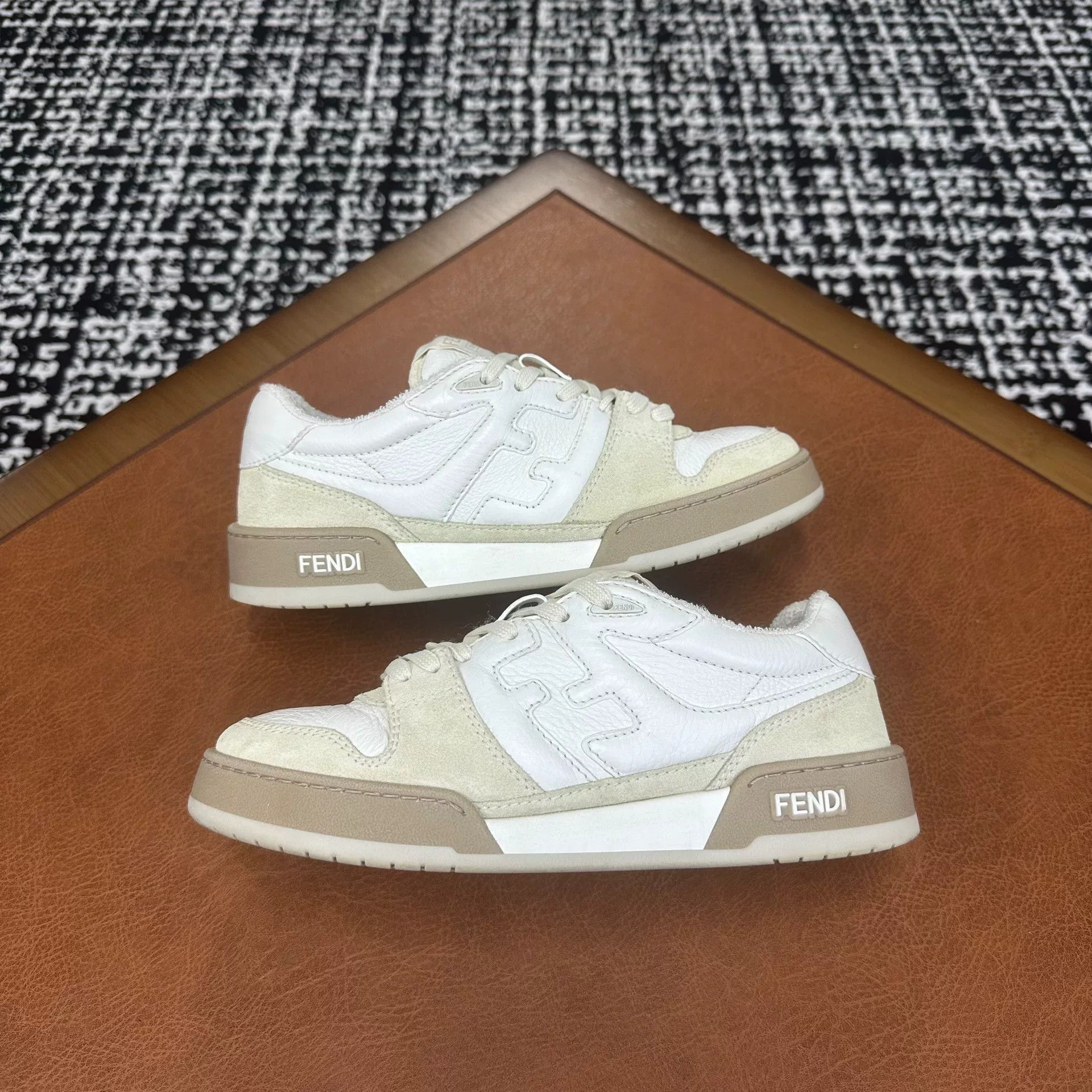 Fendi Fendi White Lowtop Sneakers it_37 Women Size US 7 / IT 37 - 6 Thumbnail