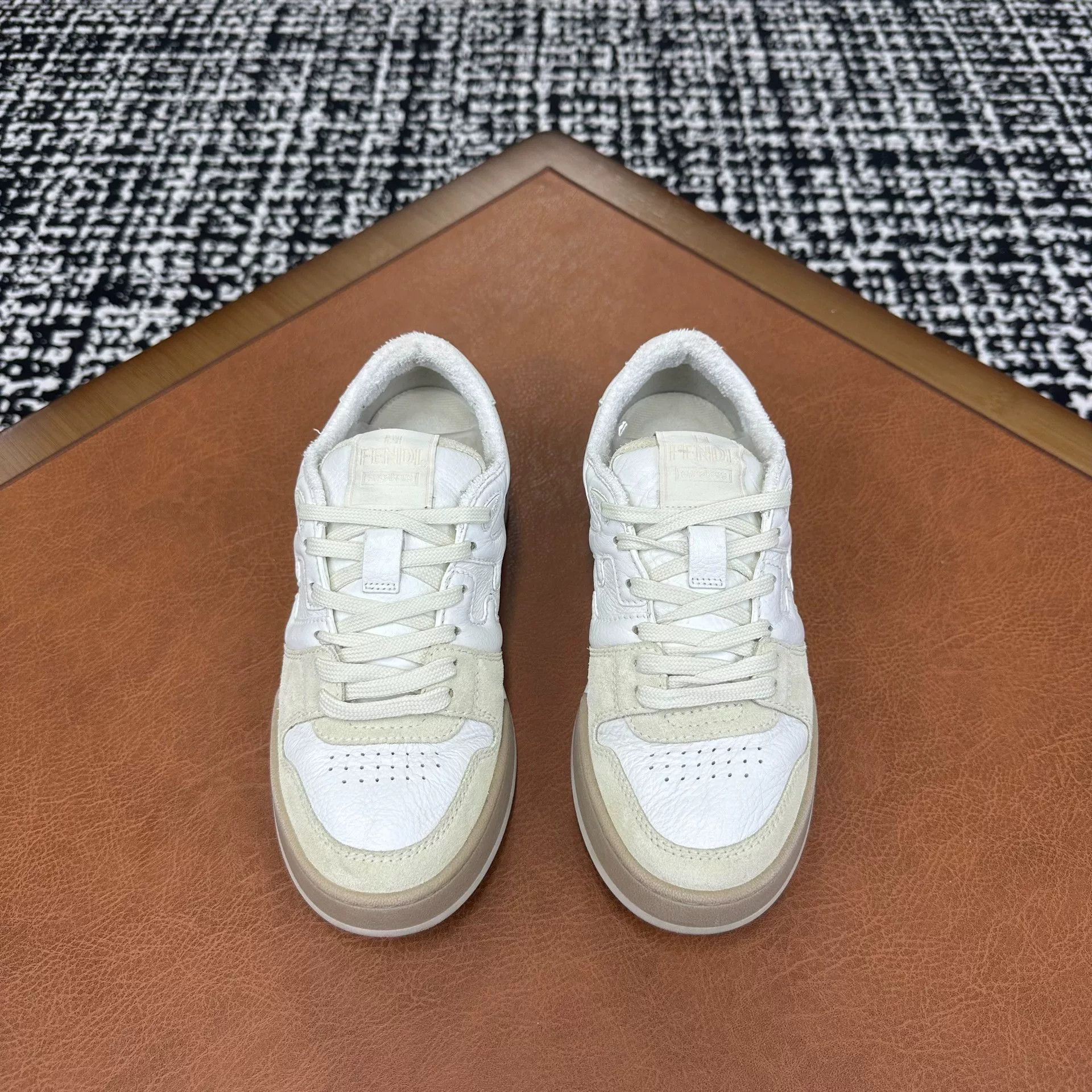 Fendi Fendi White Lowtop Sneakers it_37 Women Size US 7 / IT 37 - 2 Thumbnail