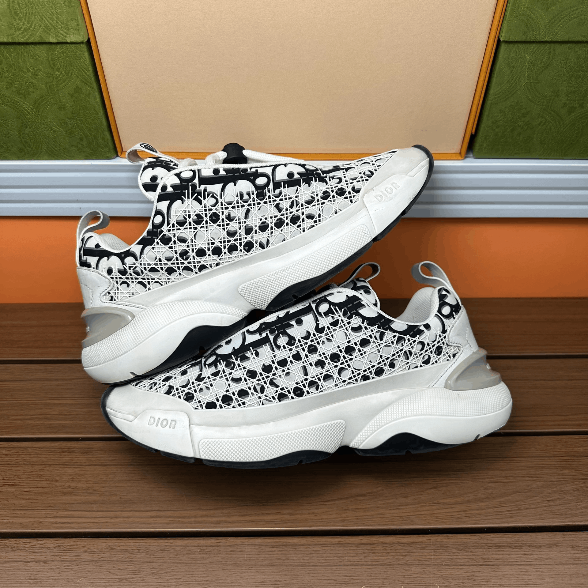 Dior Dior Casual White Lowtop Sneakers 6 Men Size US 6 / EU 39 - 2 Thumbnail
