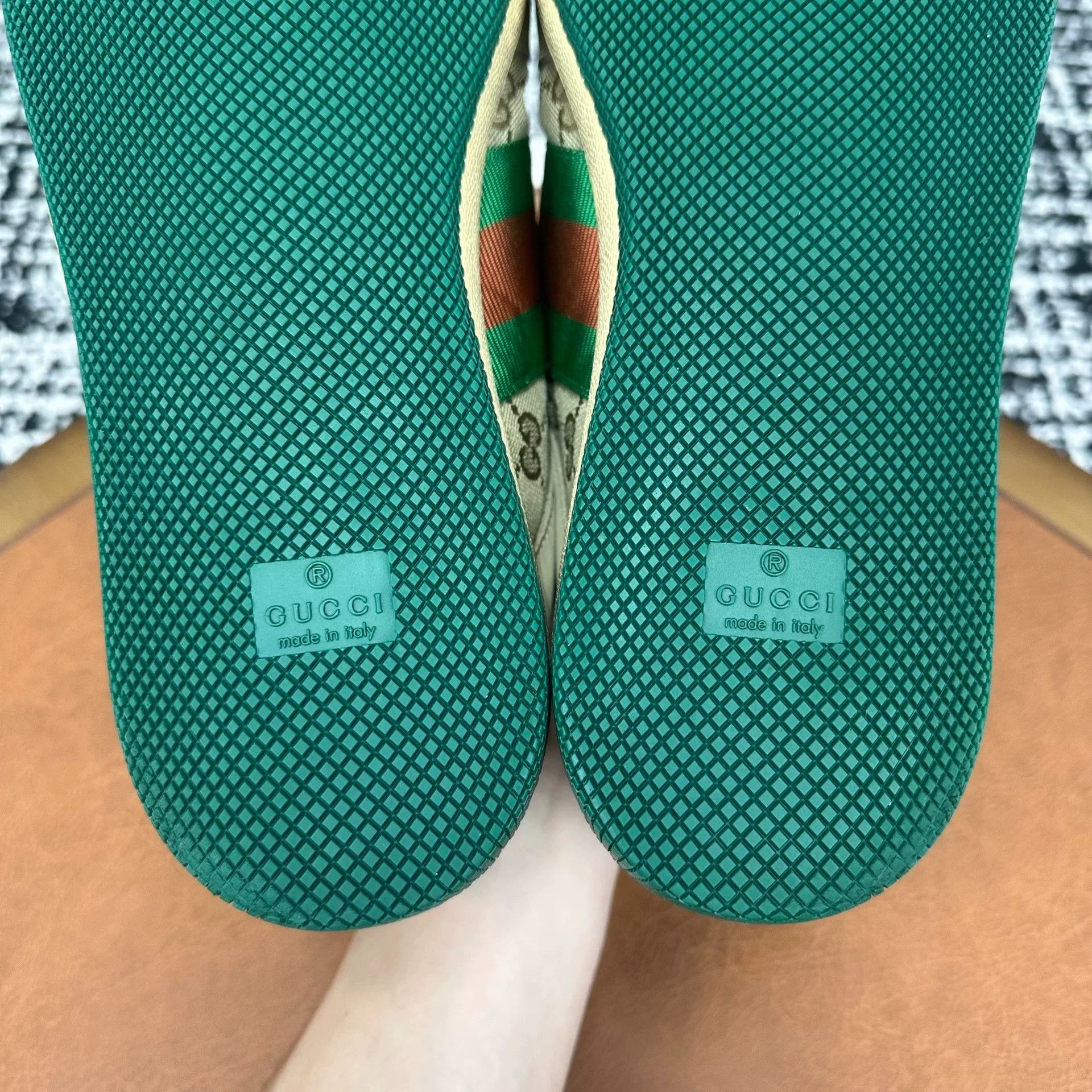 Gucci Gucci Green Lowtop Sneakers 9 Men Size US 9 / EU 42 - 9 Thumbnail