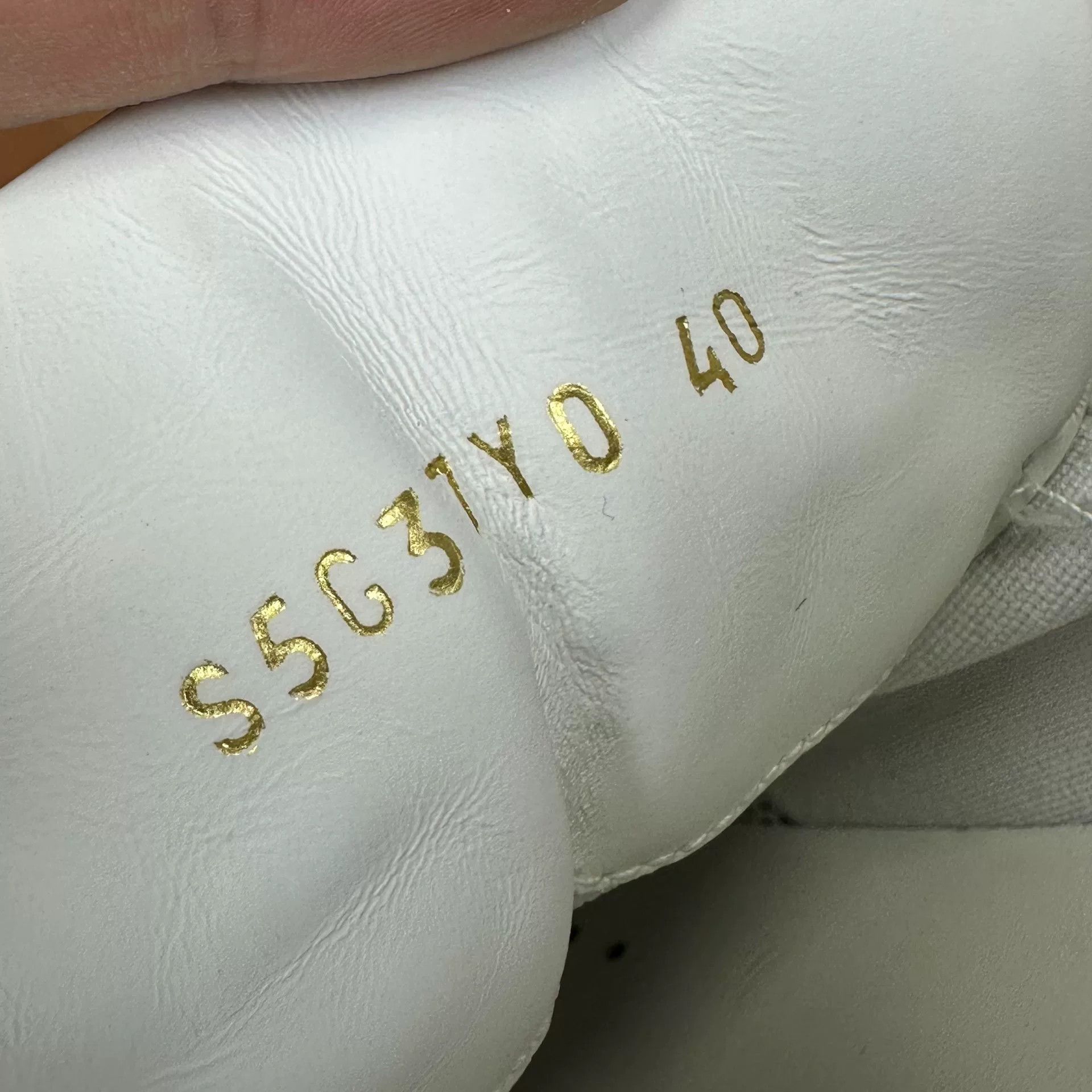 Valentino Valentino White Lowtop Sneakers 7 Men Size US 7 / EU 40 - 9 Thumbnail
